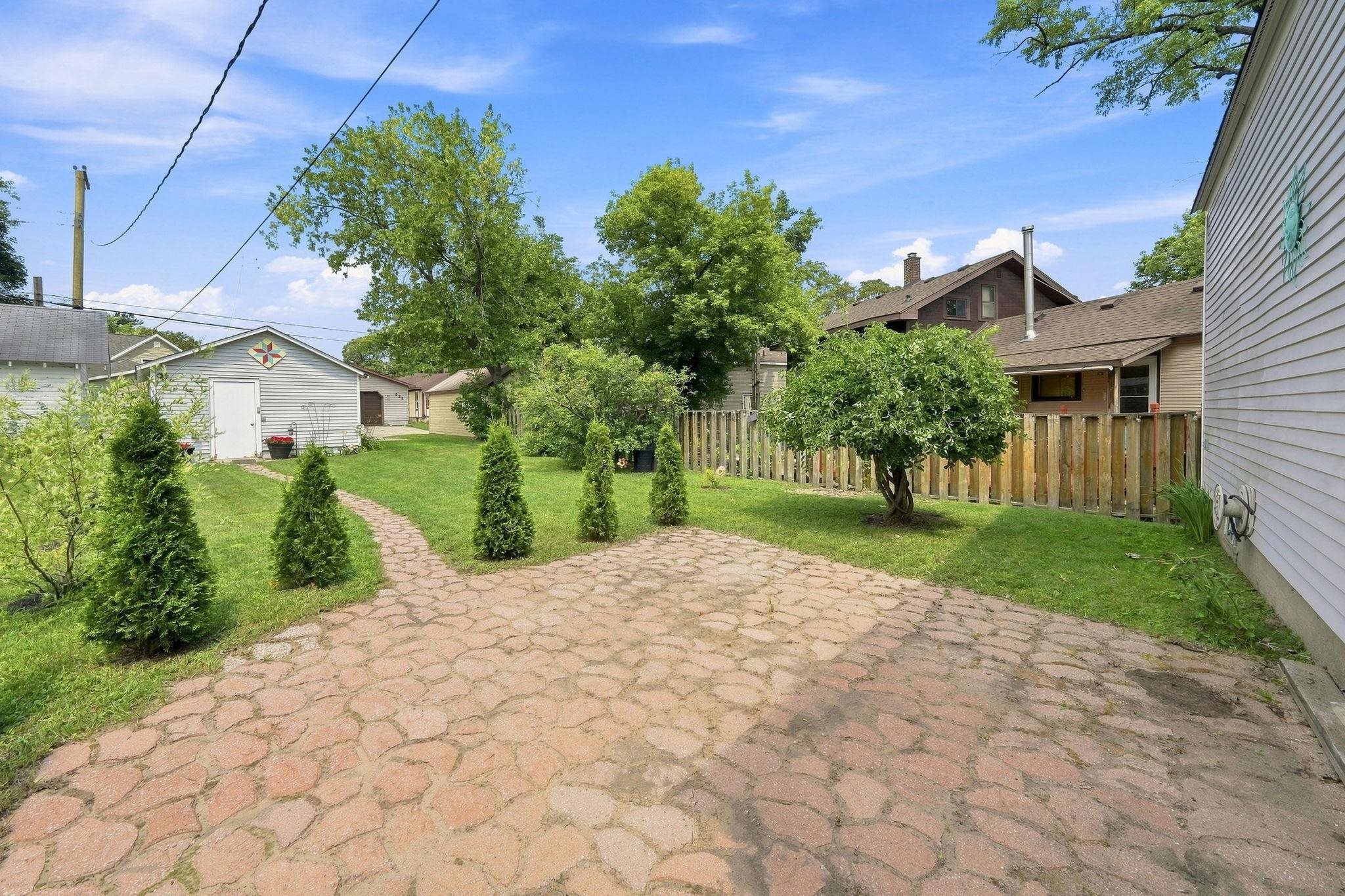 521 E Chapin Street Property Photo 44