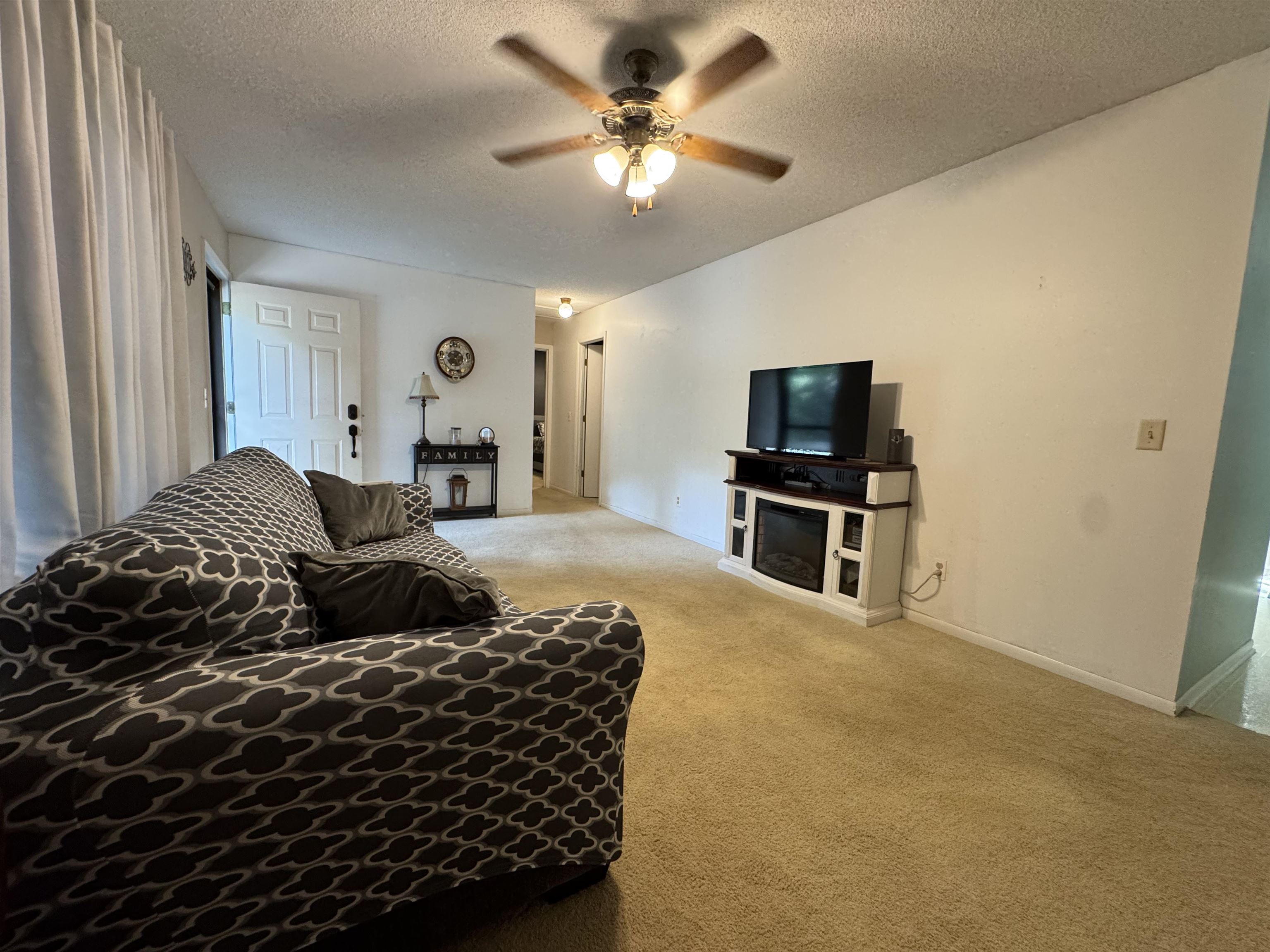 1386 S South Long Lake Road Property Photo 11