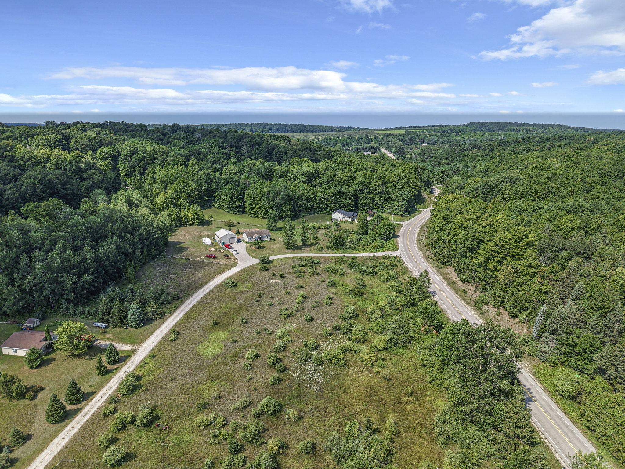 E Pobuda Road Property Photo 8