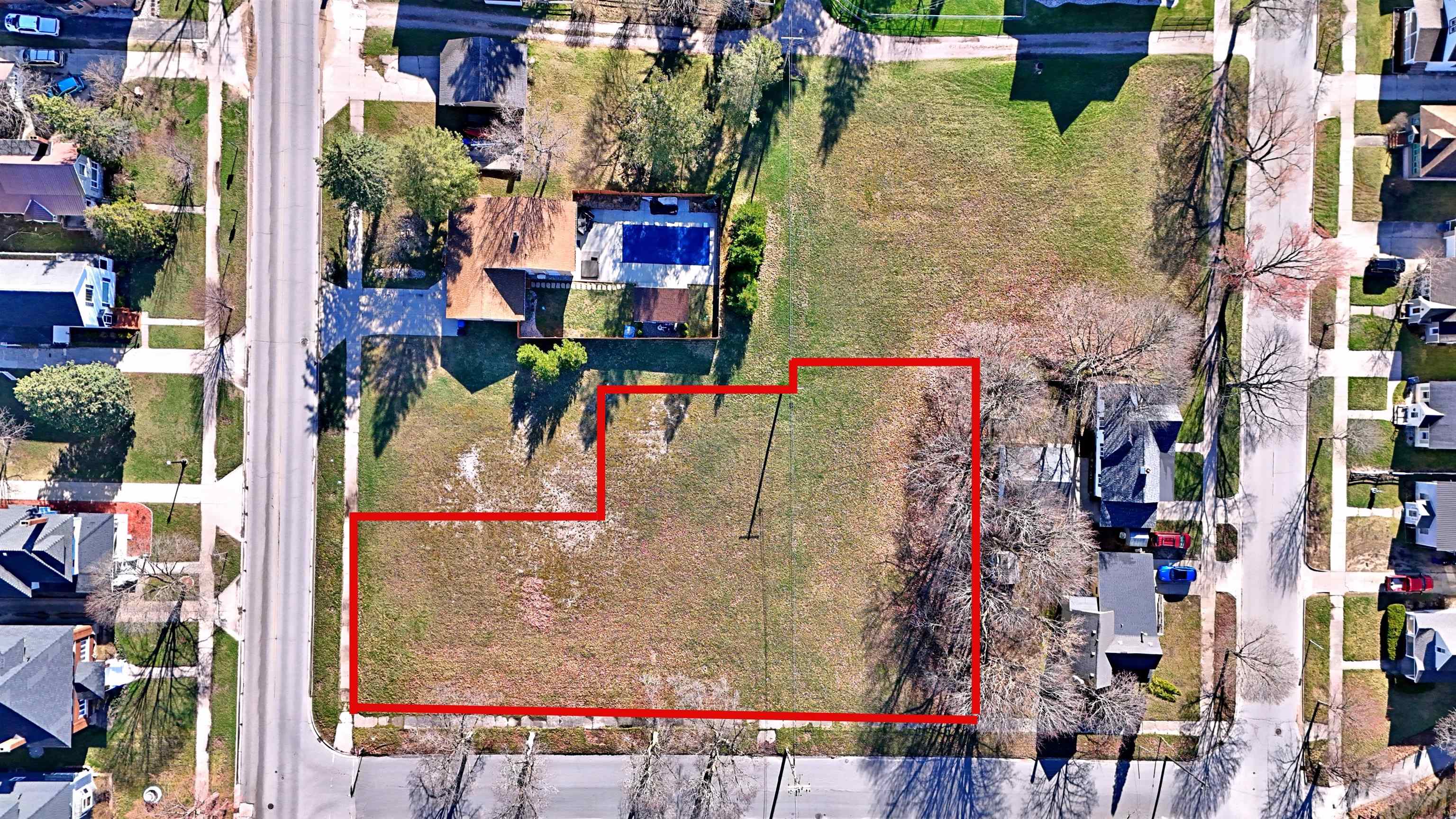 702 E Division Street Property Photo 1
