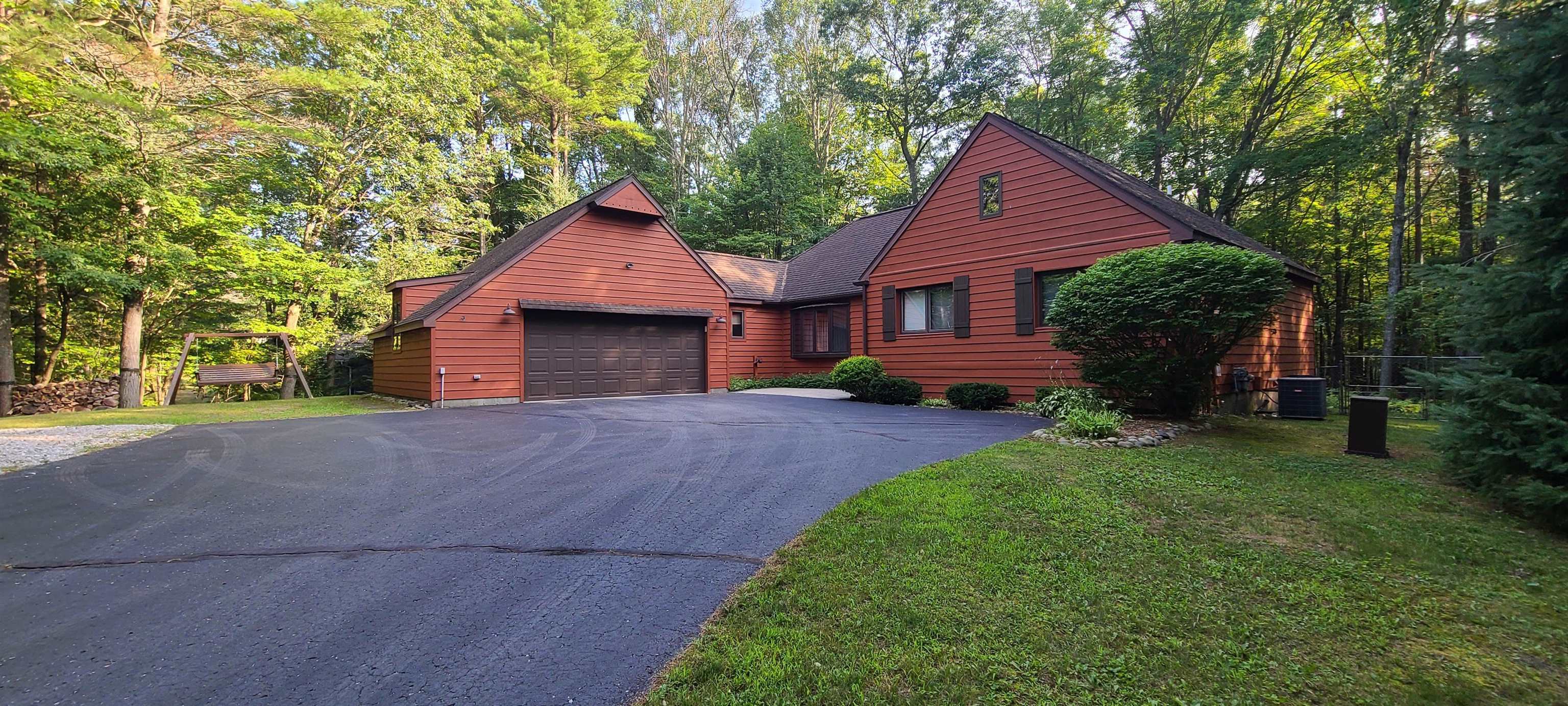 4534 Oakridge Drive Property Photo 3