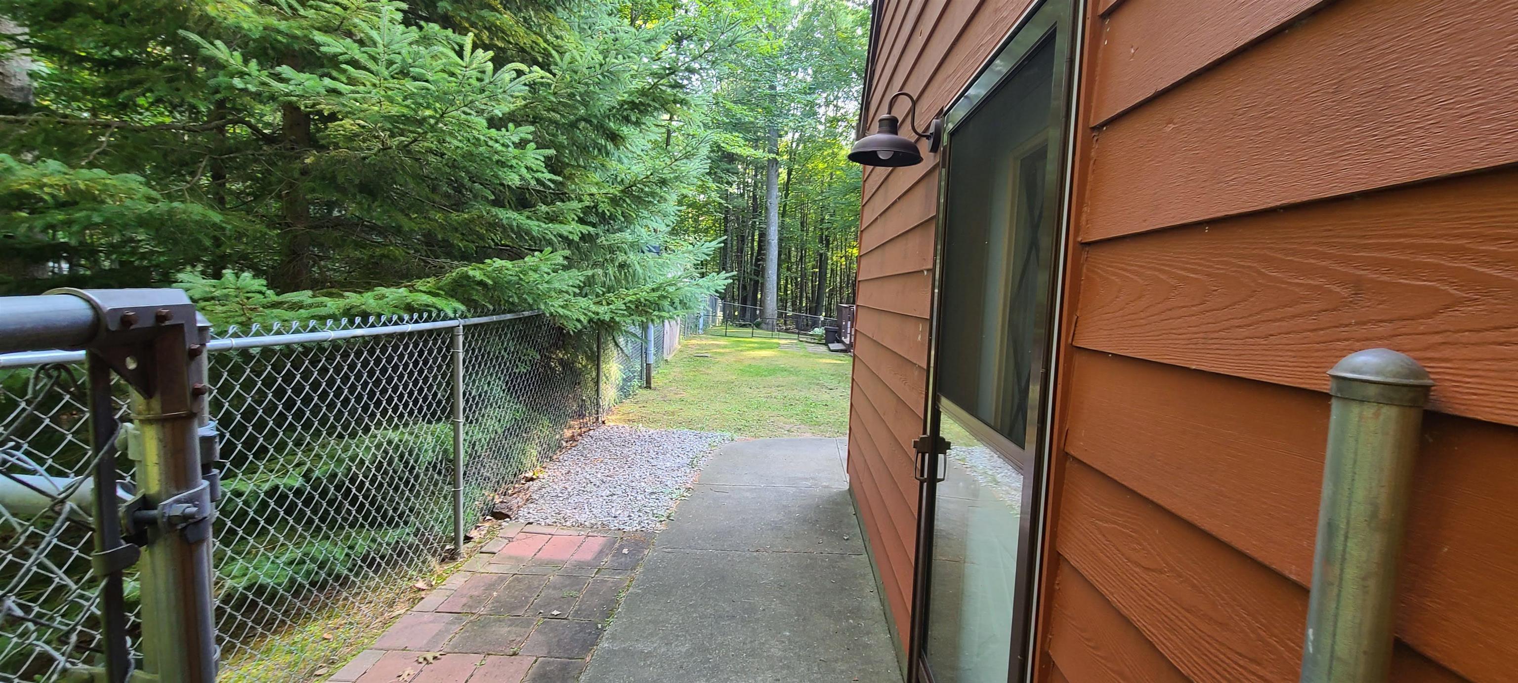 4534 Oakridge Drive Property Photo 6