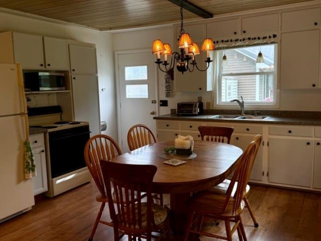 4162 Chrystal Street Property Photo 79