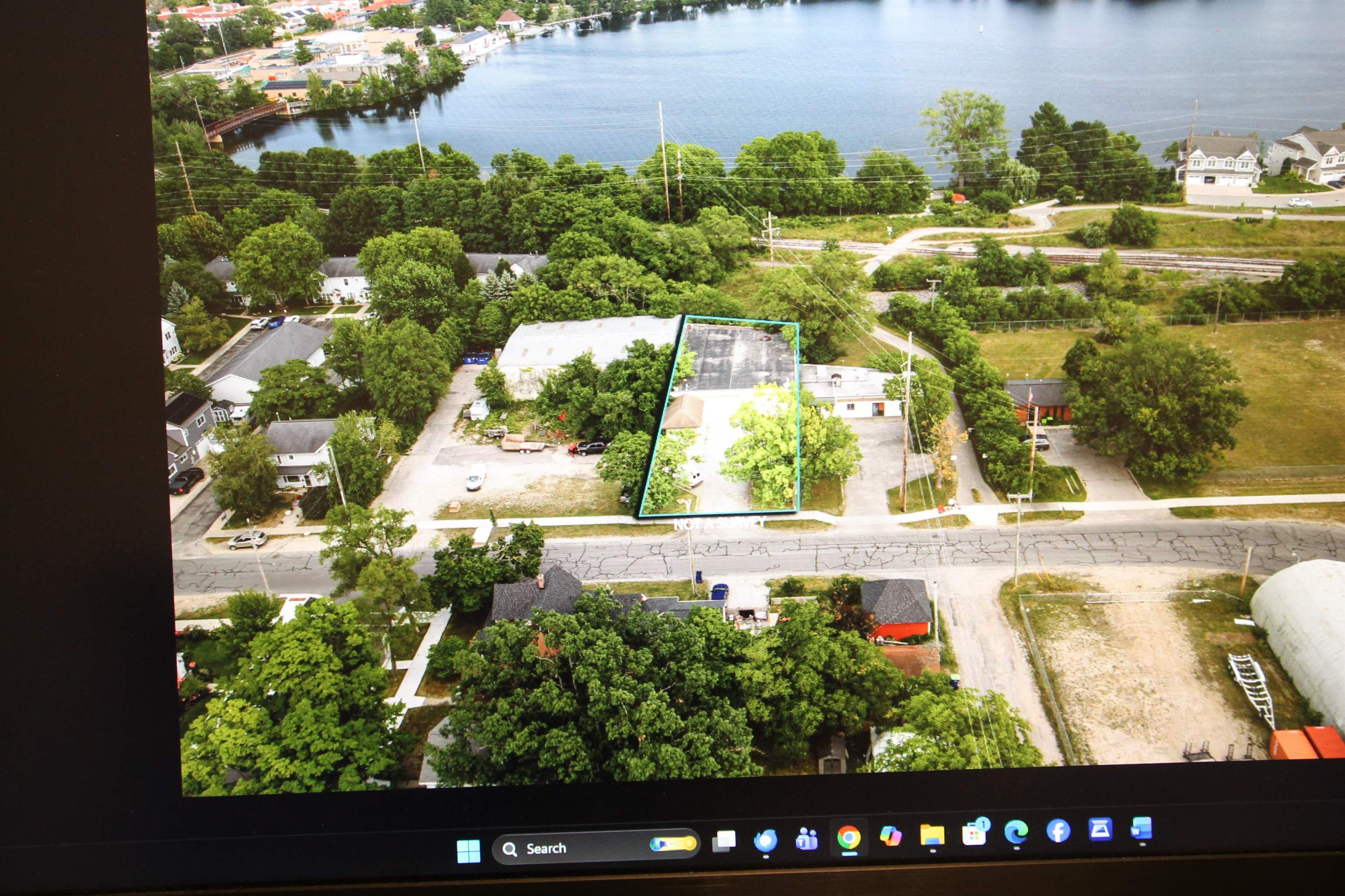 807 Lake Avenue Property Photo 2