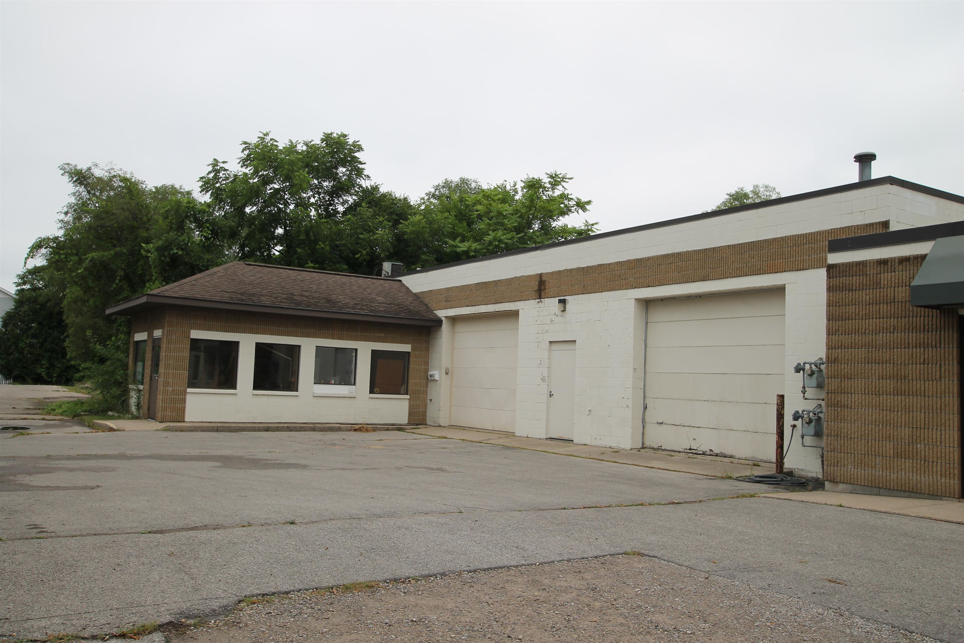 807 Lake Avenue Property Photo 8
