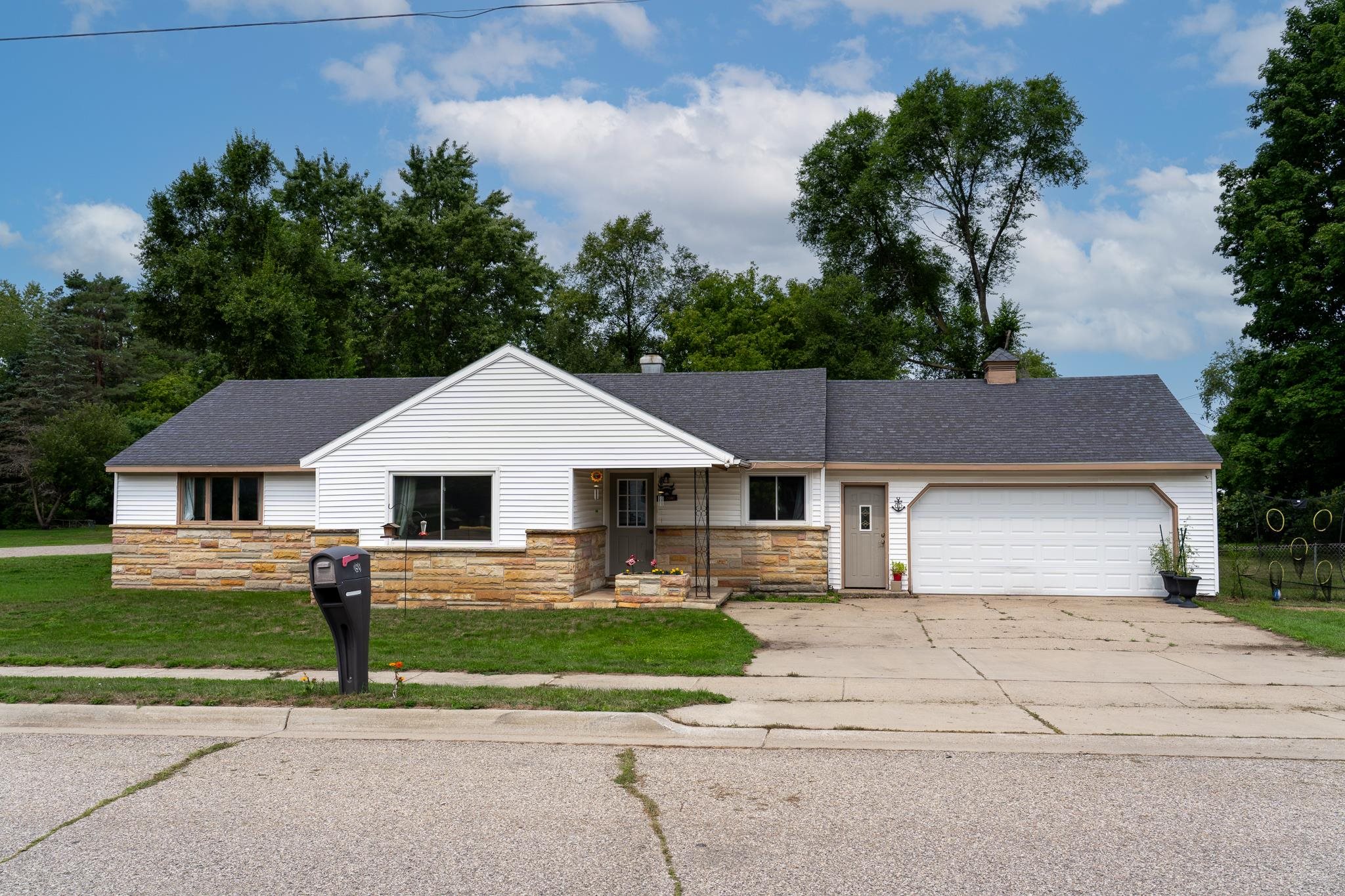 198 W Ohio Street Property Photo 1