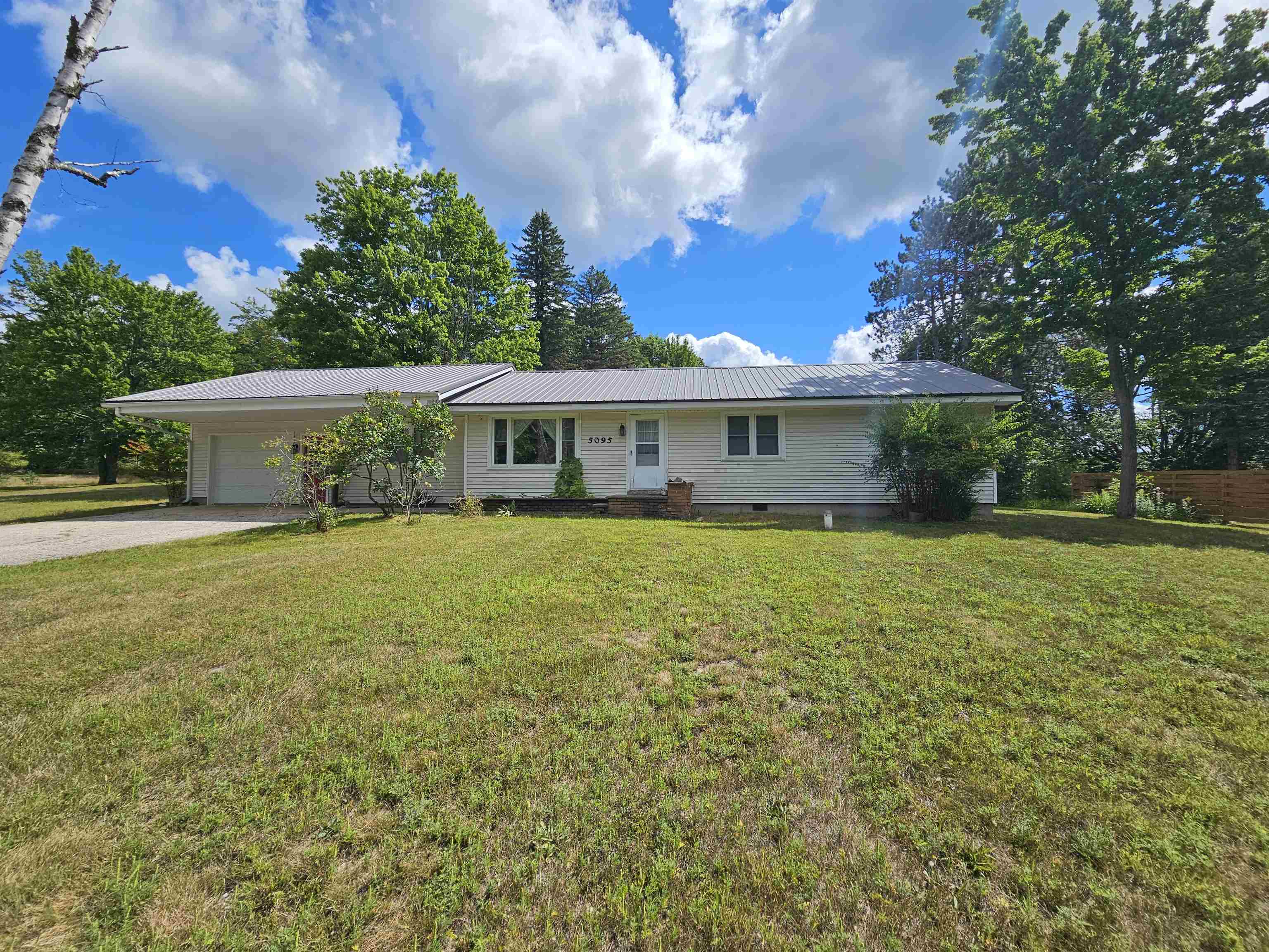 5095 N Crosby Road Property Photo 1