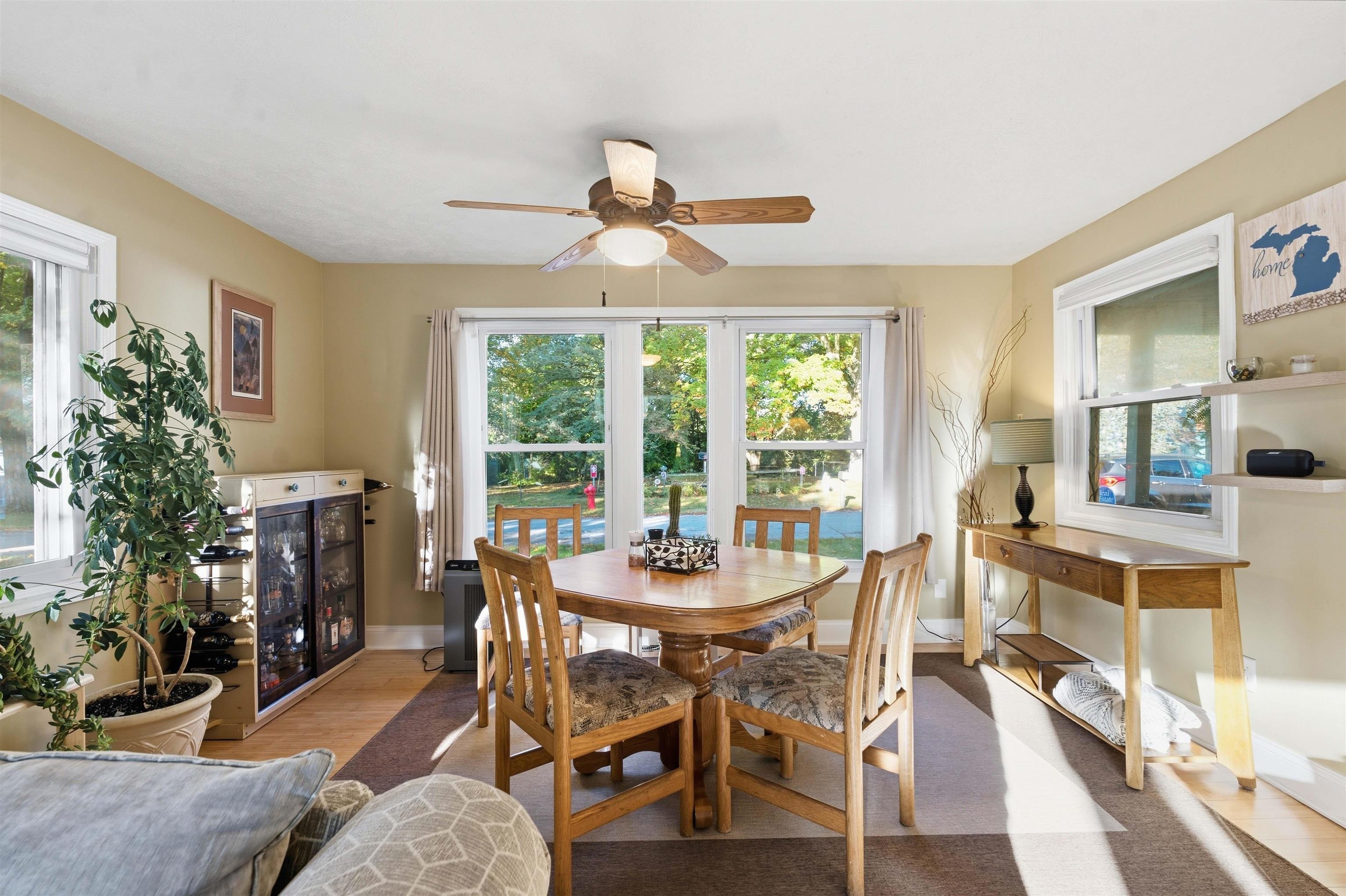 1667 Ewing Street Property Photo 4