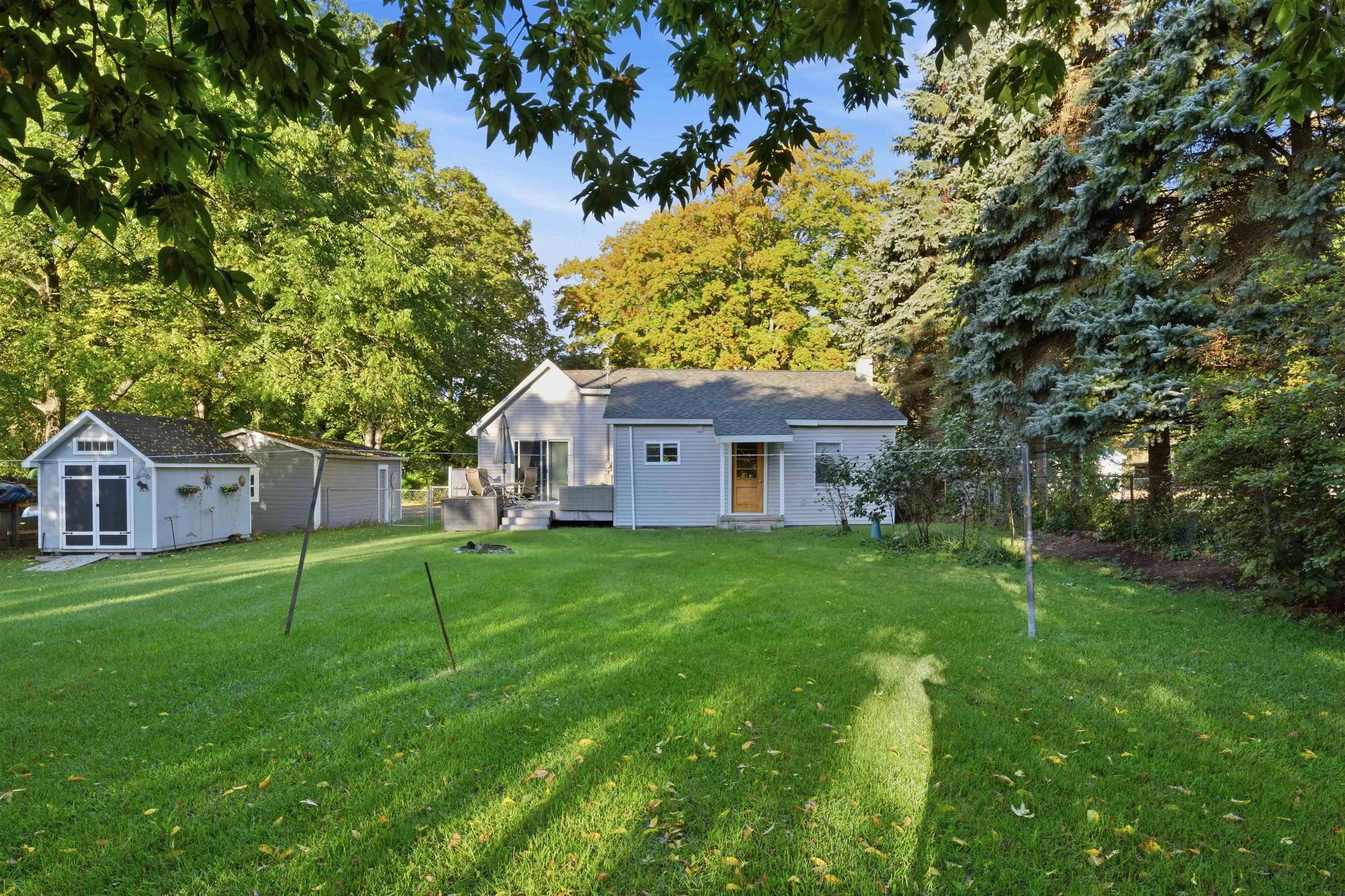 1667 Ewing Street Property Photo 7