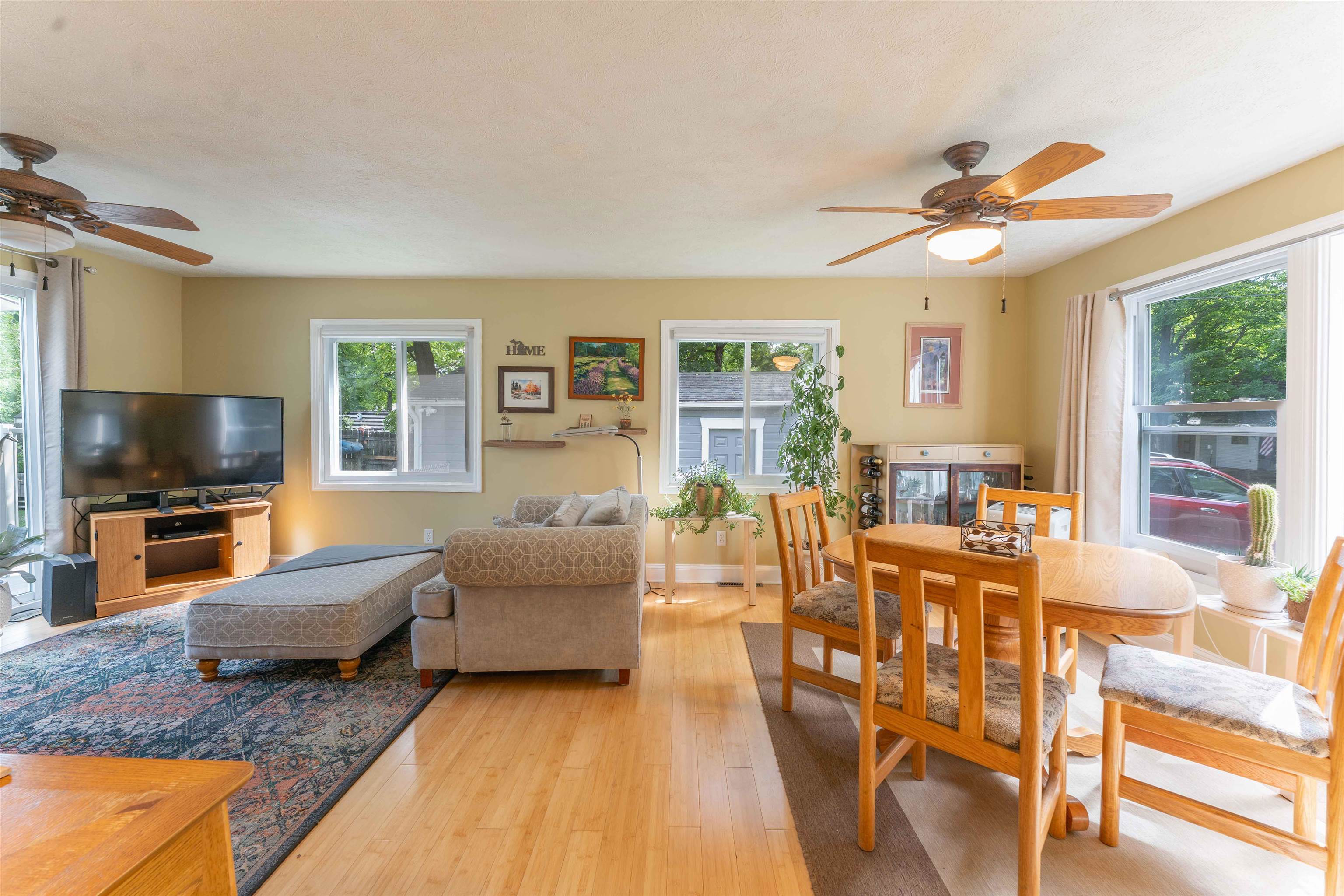 1667 Ewing Street Property Photo 23