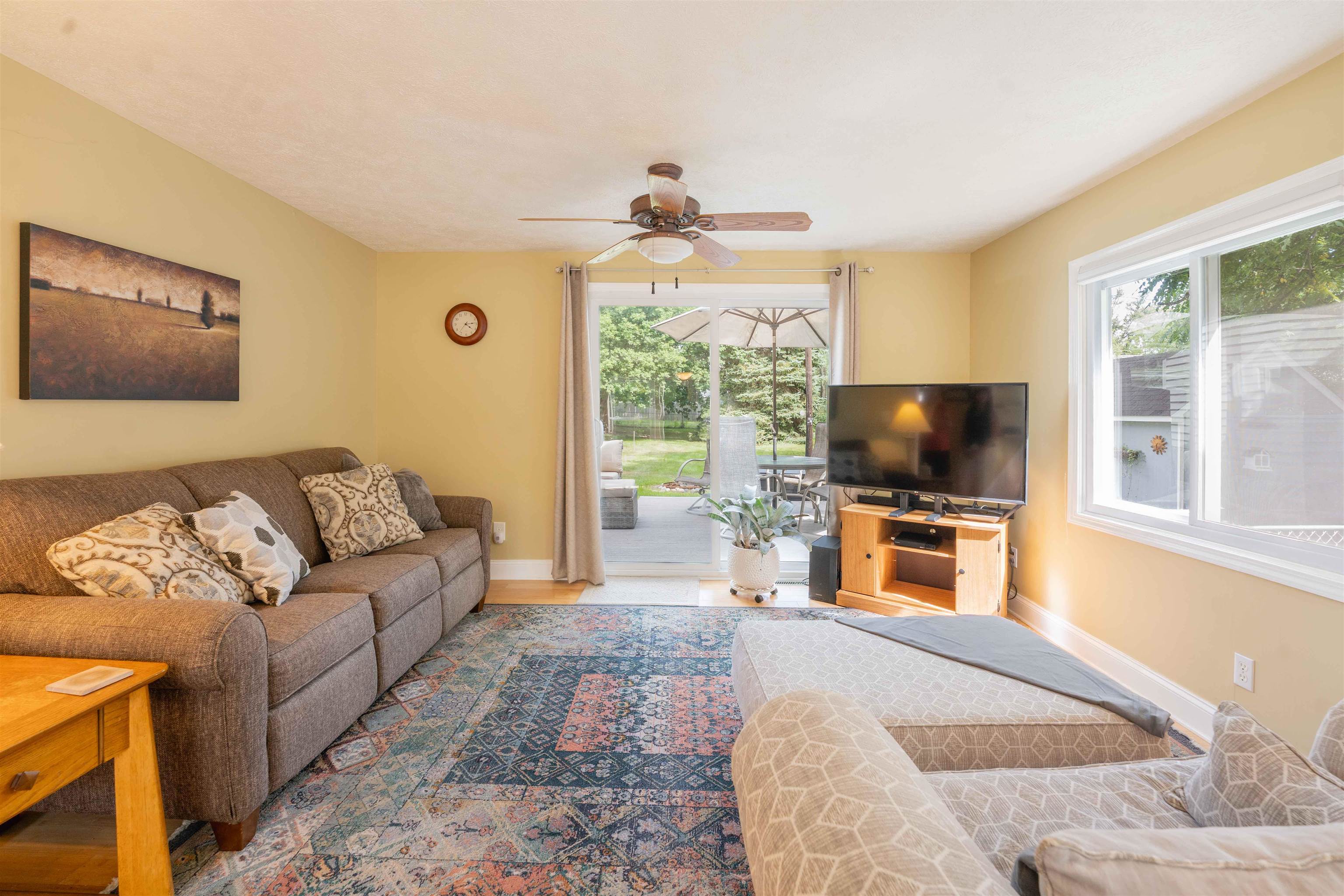 1667 Ewing Street Property Photo 25