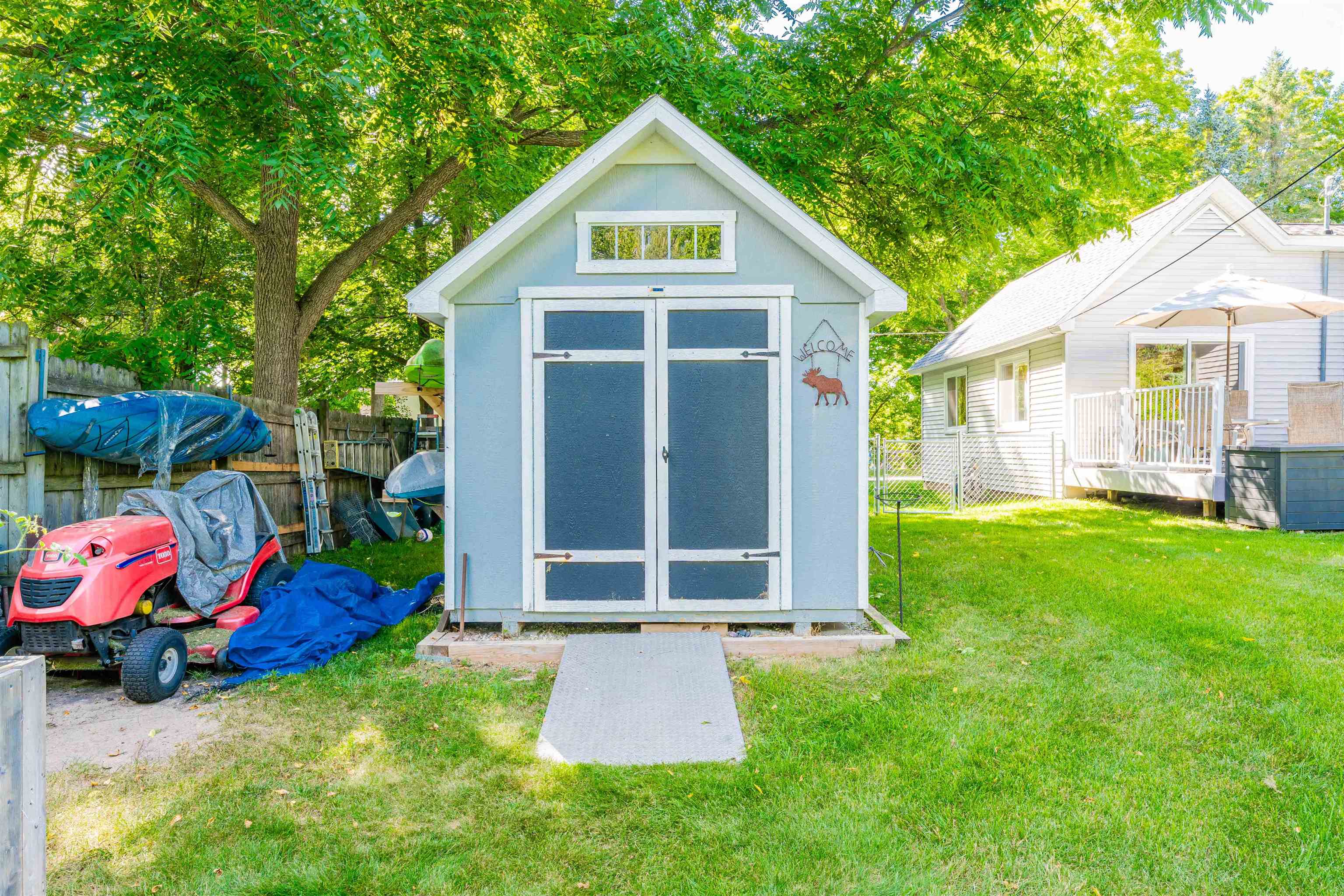 1667 Ewing Street Property Photo 32