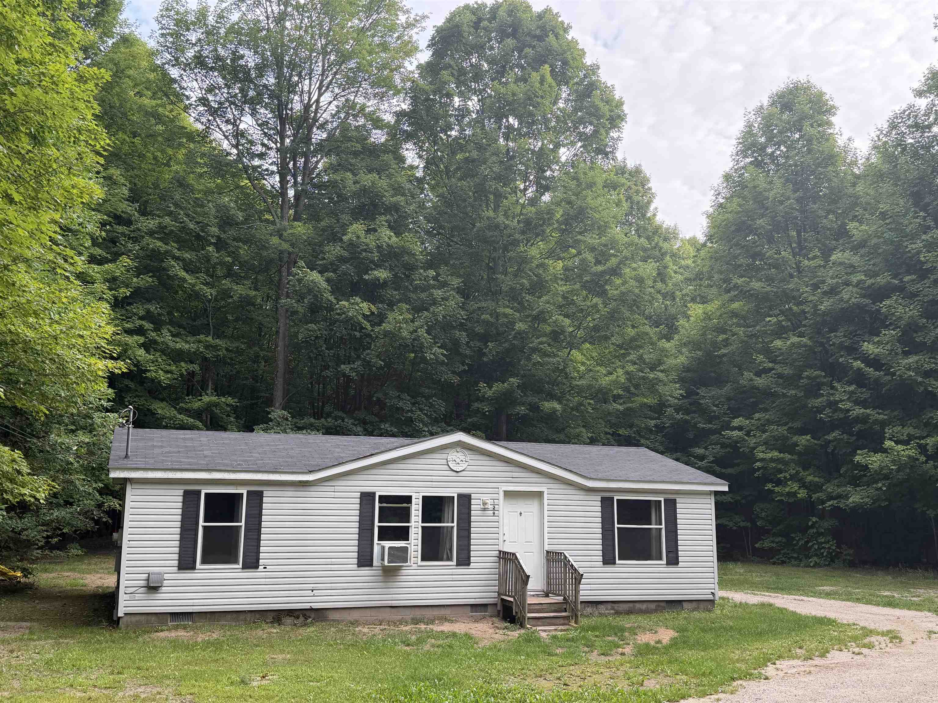 129 Pinecrest Drive Property Photo 1