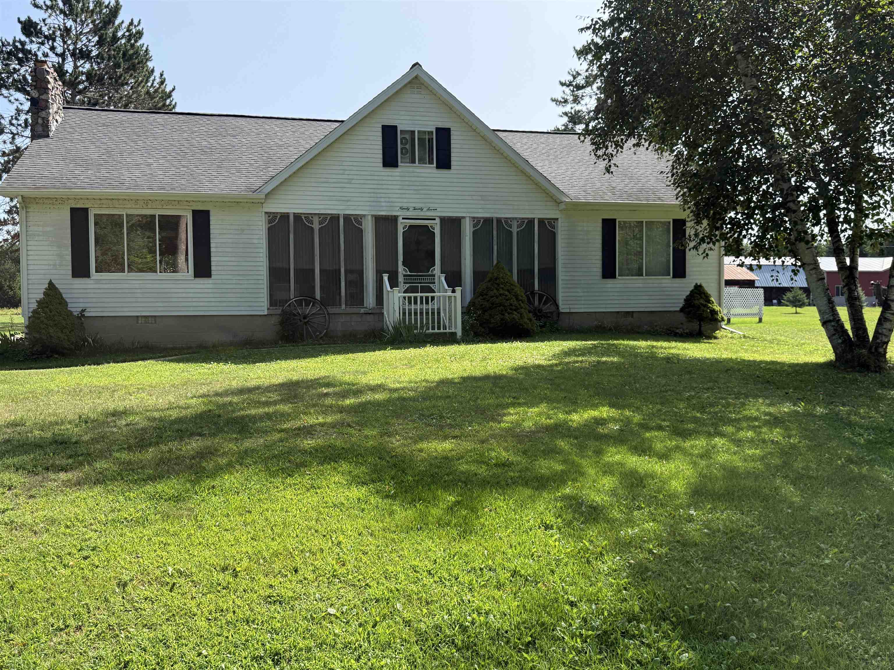 9027 S Young Road Property Photo 1