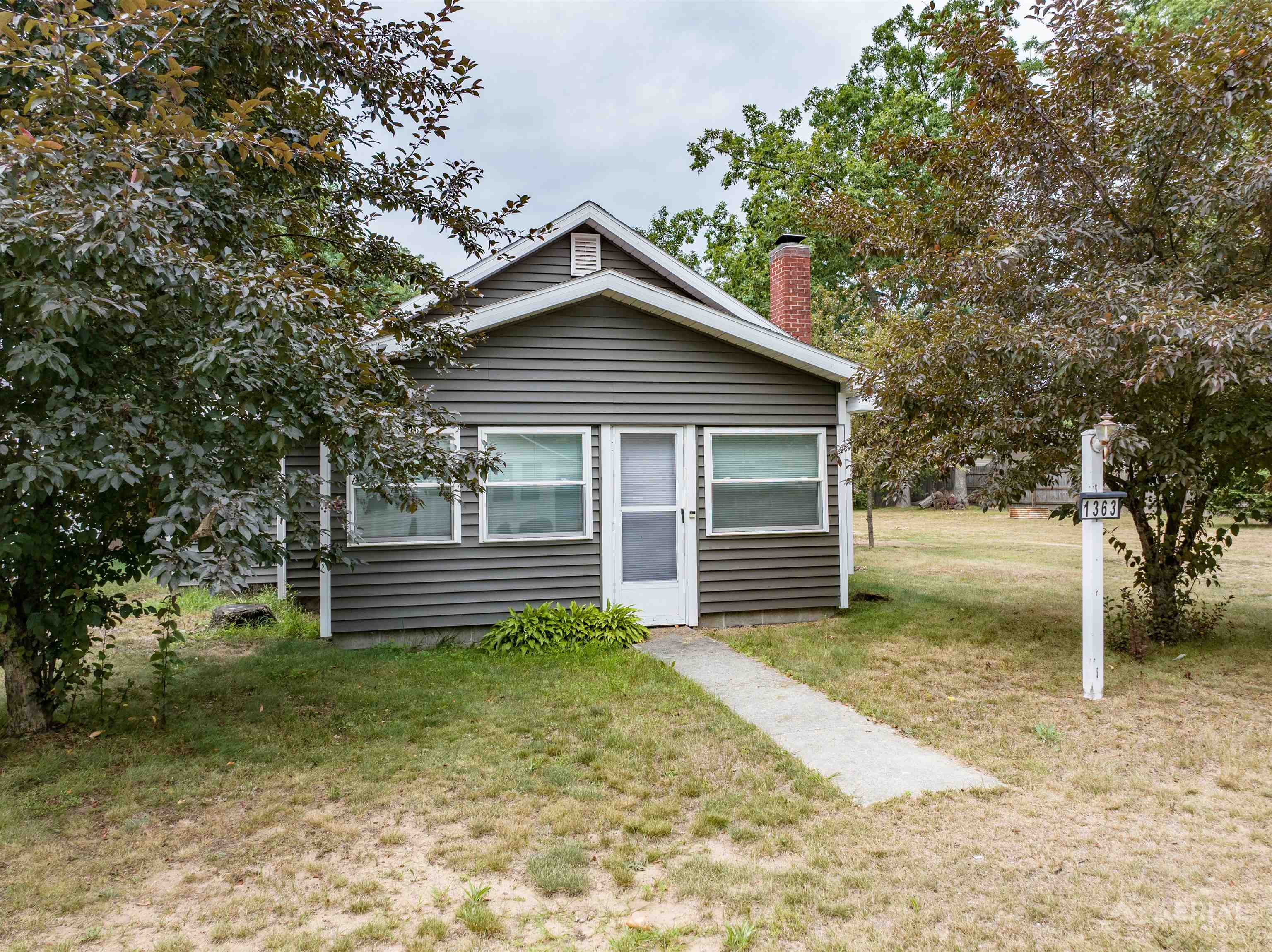 1363 Ash Property Photo 1
