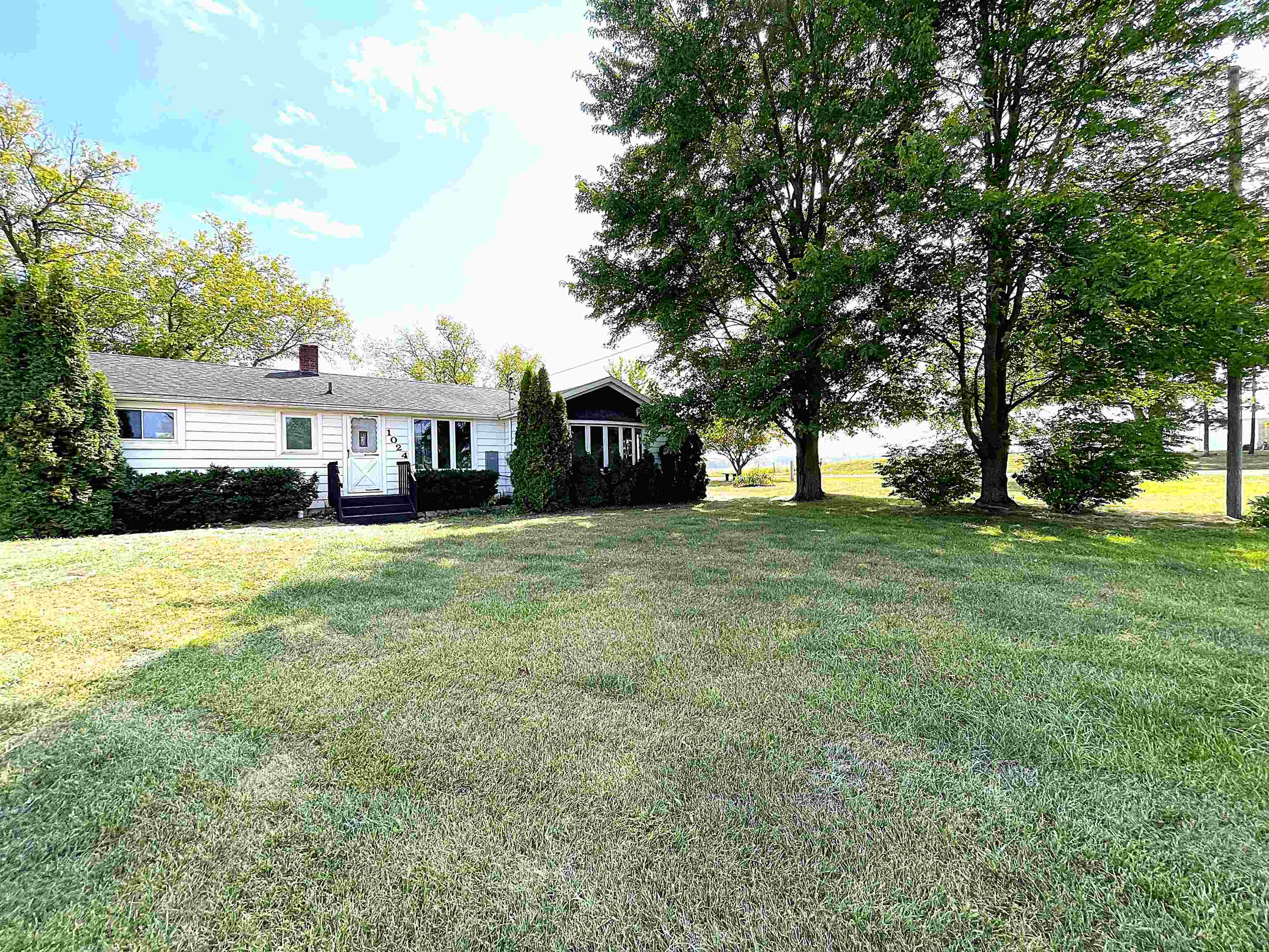 1024 E Weidman Road Property Photo 1