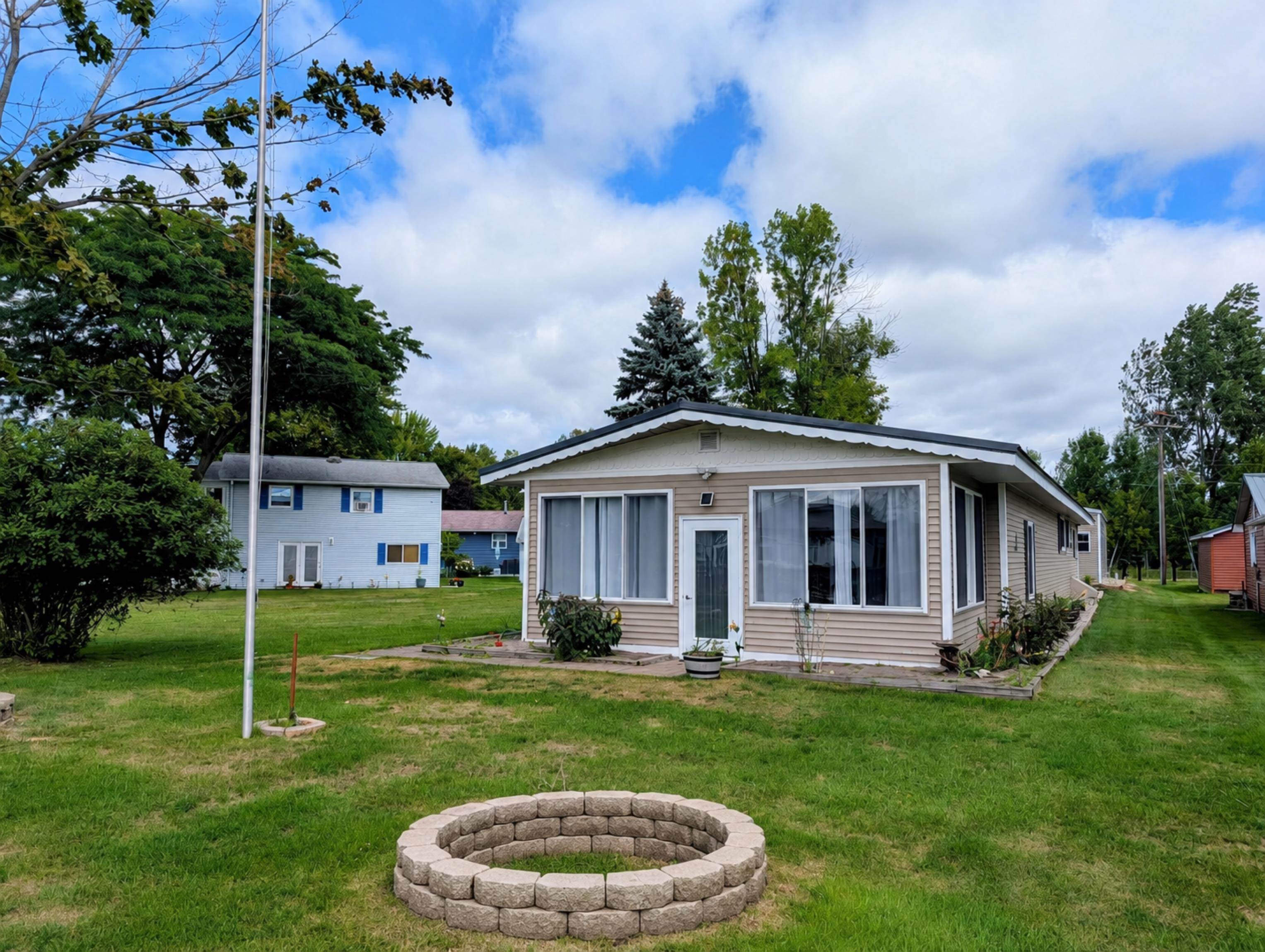 1656 Riverside Drive Property Photo 1