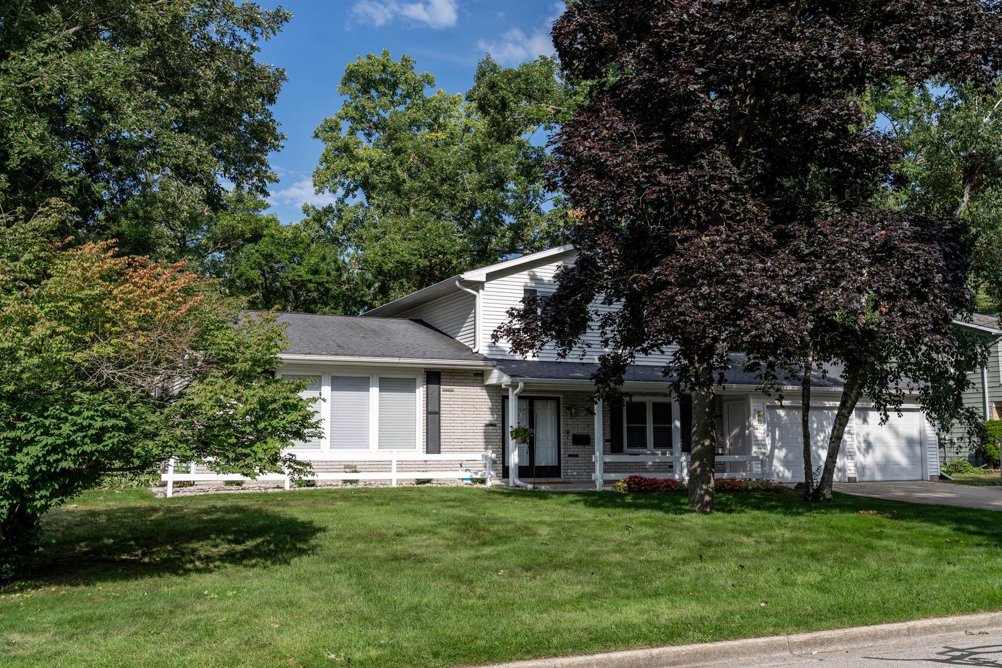 613 Kane Street Property Photo 2
