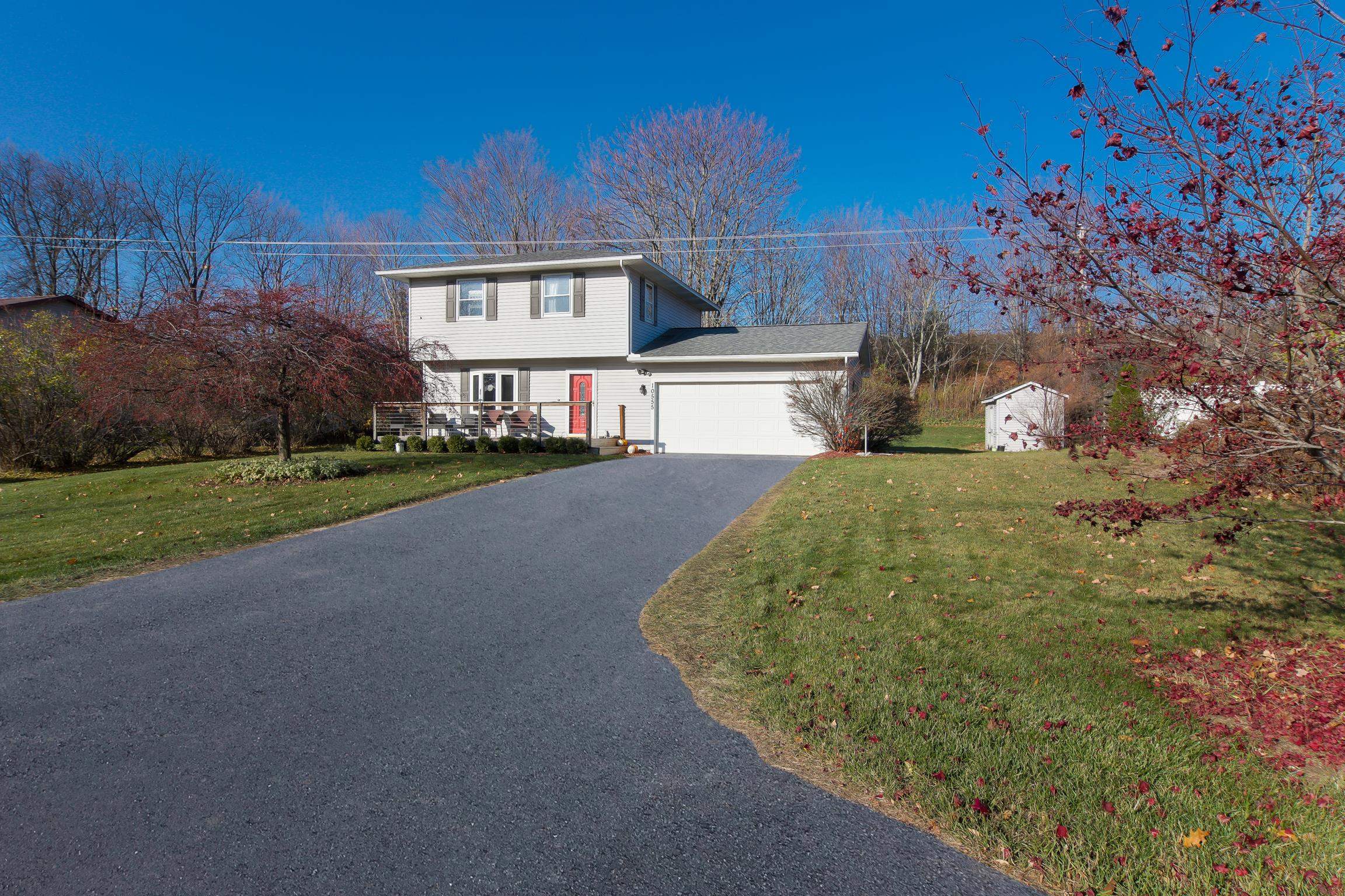 10555 Center Road Property Photo 1