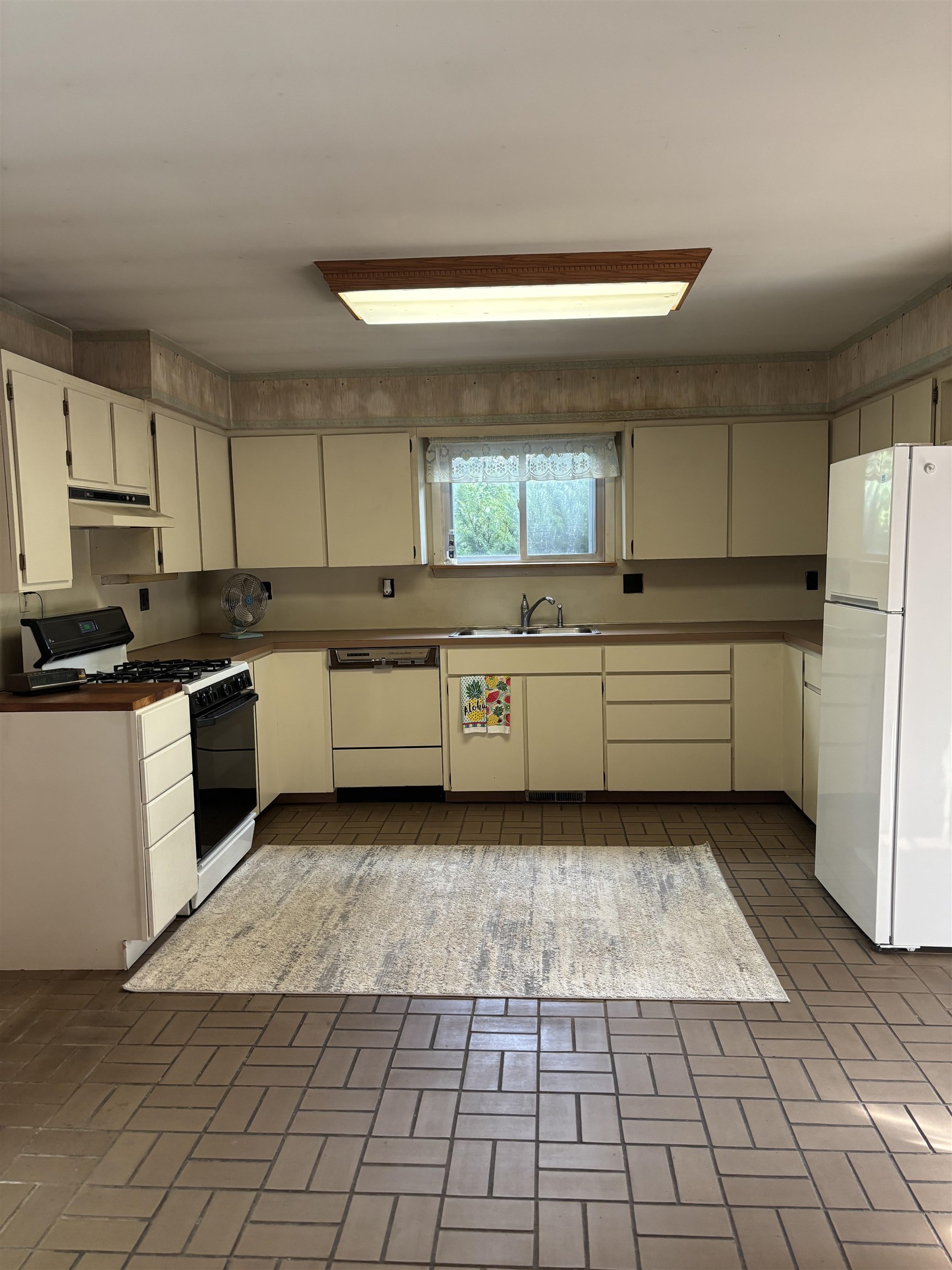 4589 Geneva Road Property Photo 10