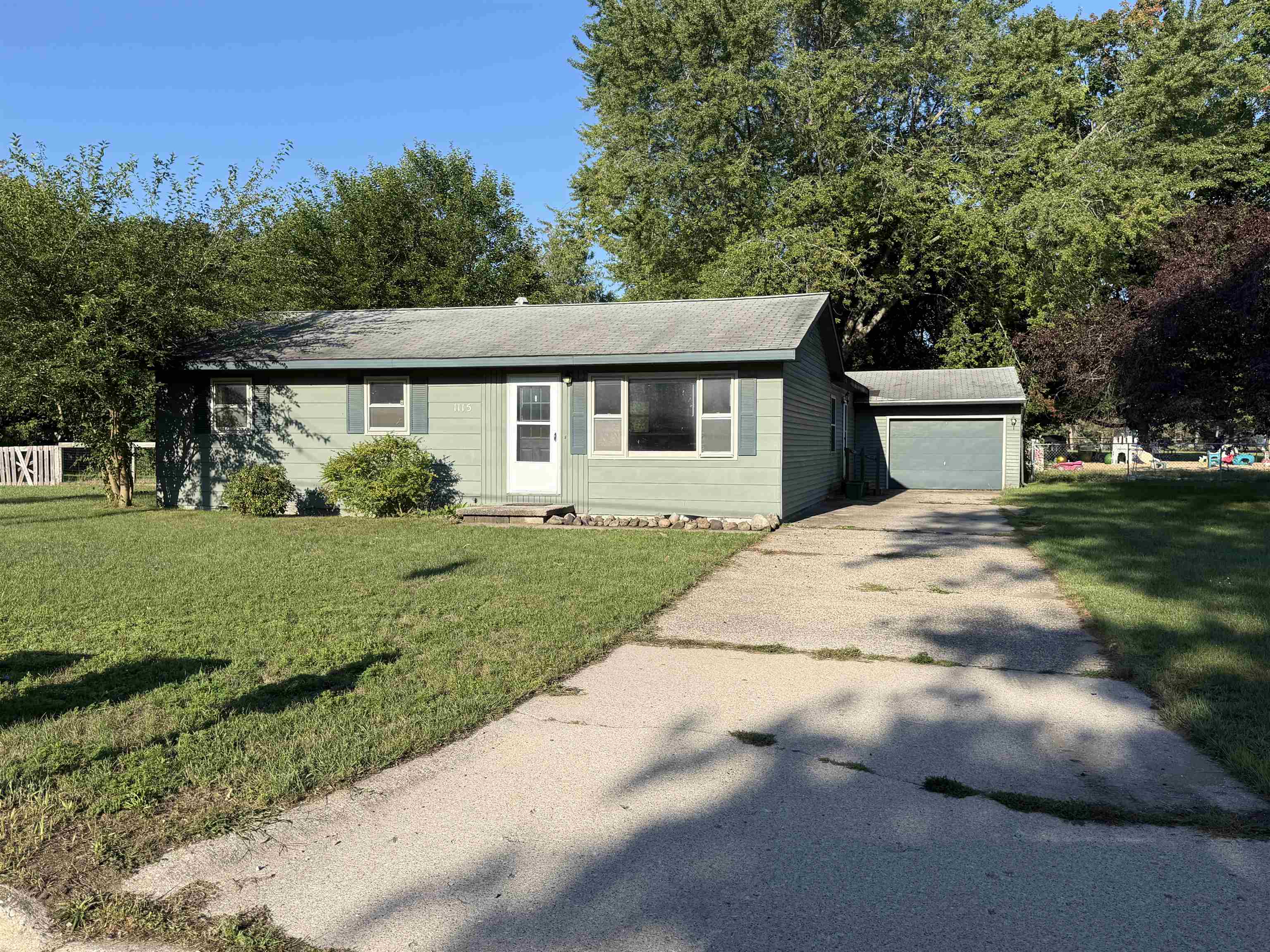 1115 Park Property Photo 1