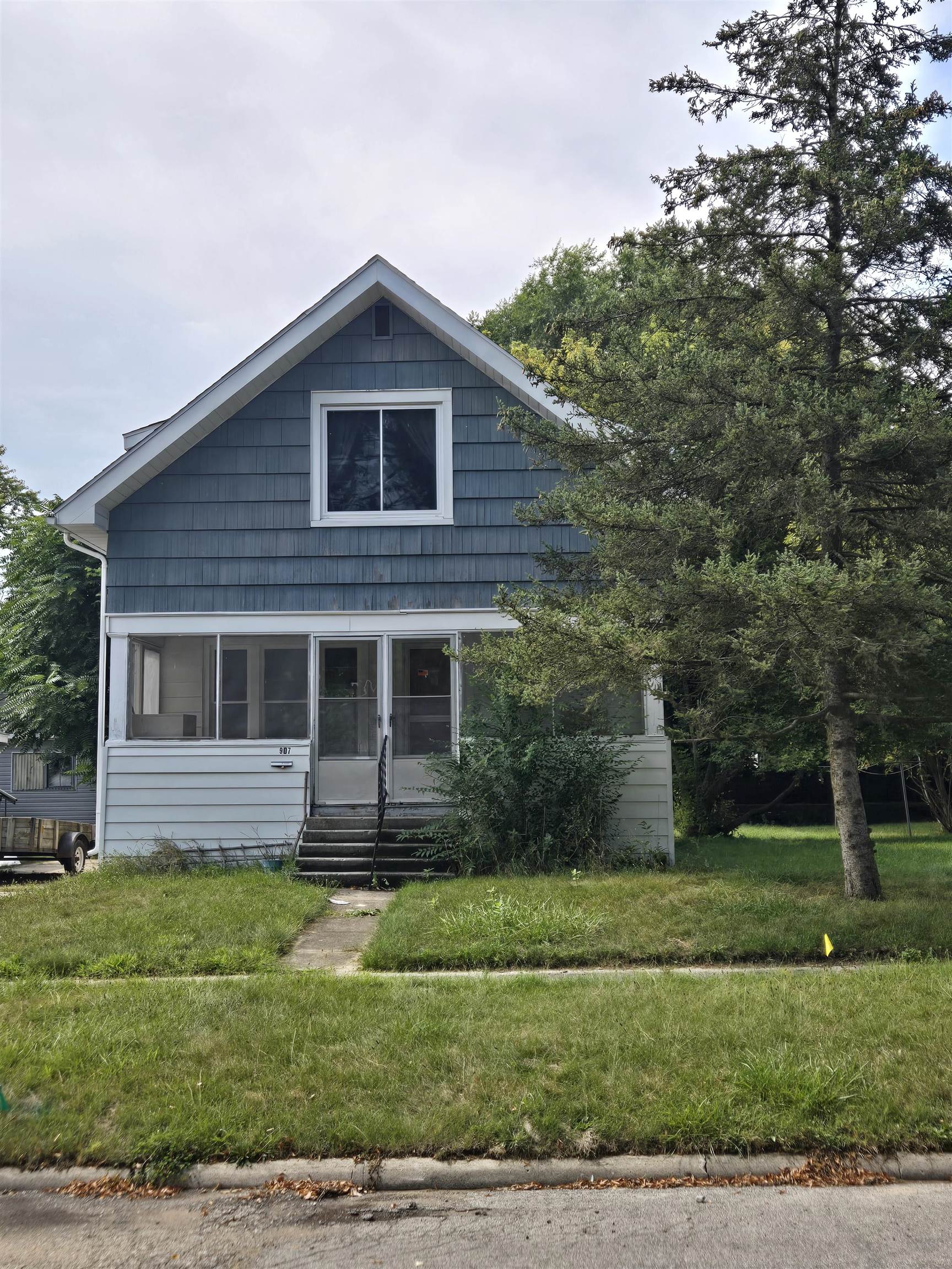 907 N Court Avenue Property Photo 1