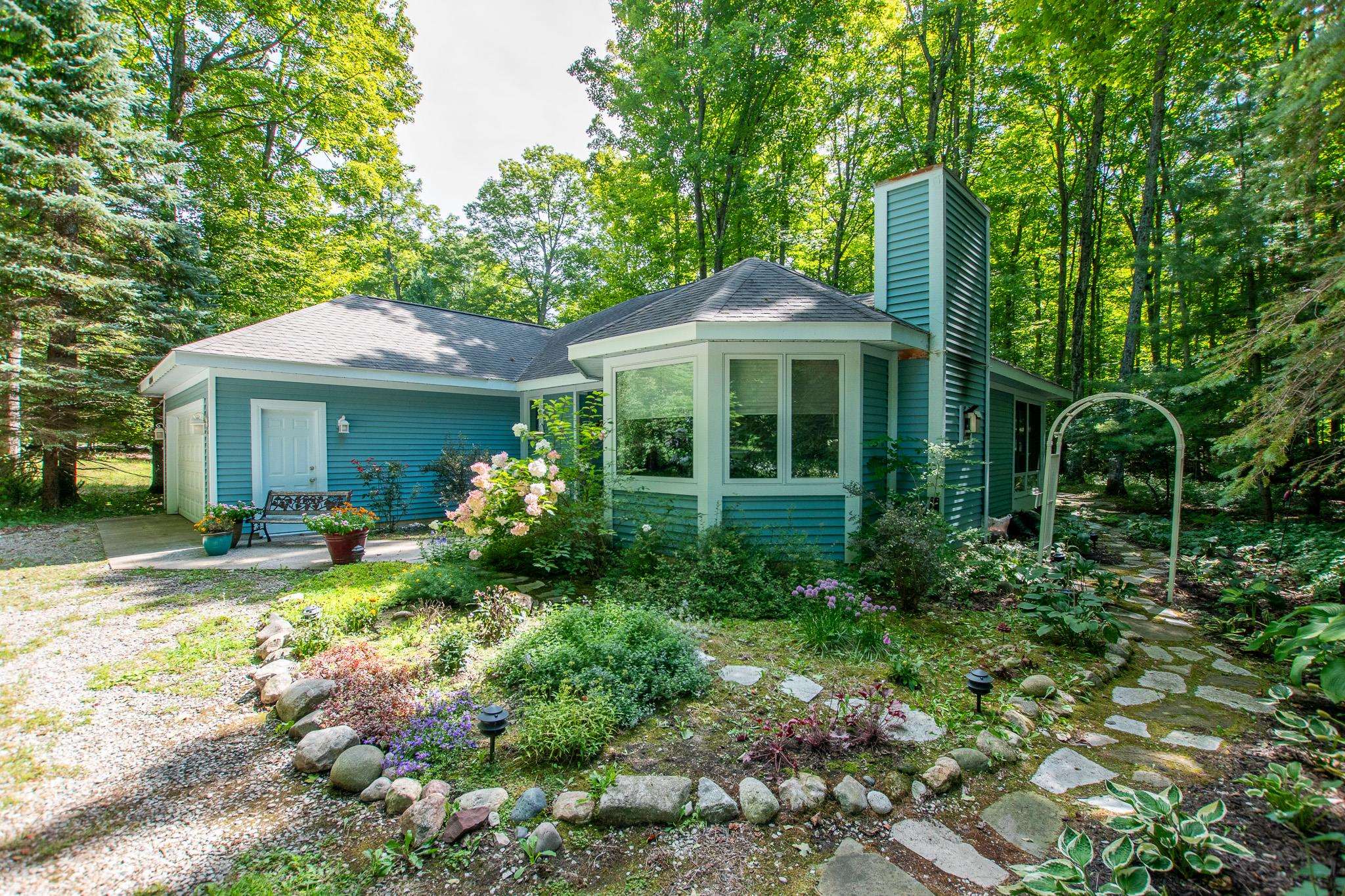 4804 S Green Court Property Photo 2
