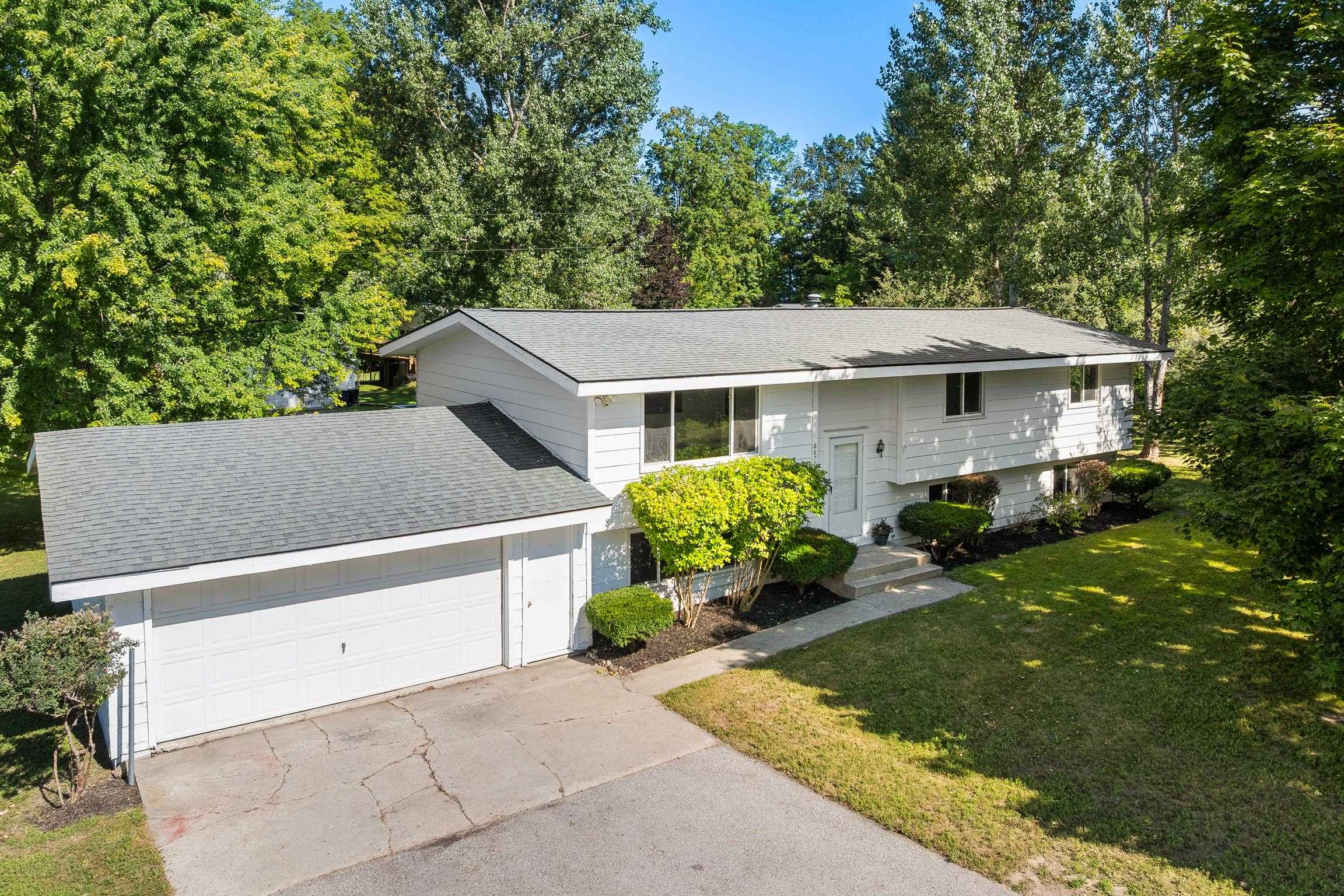 8877 Us-31 N Property Photo 1