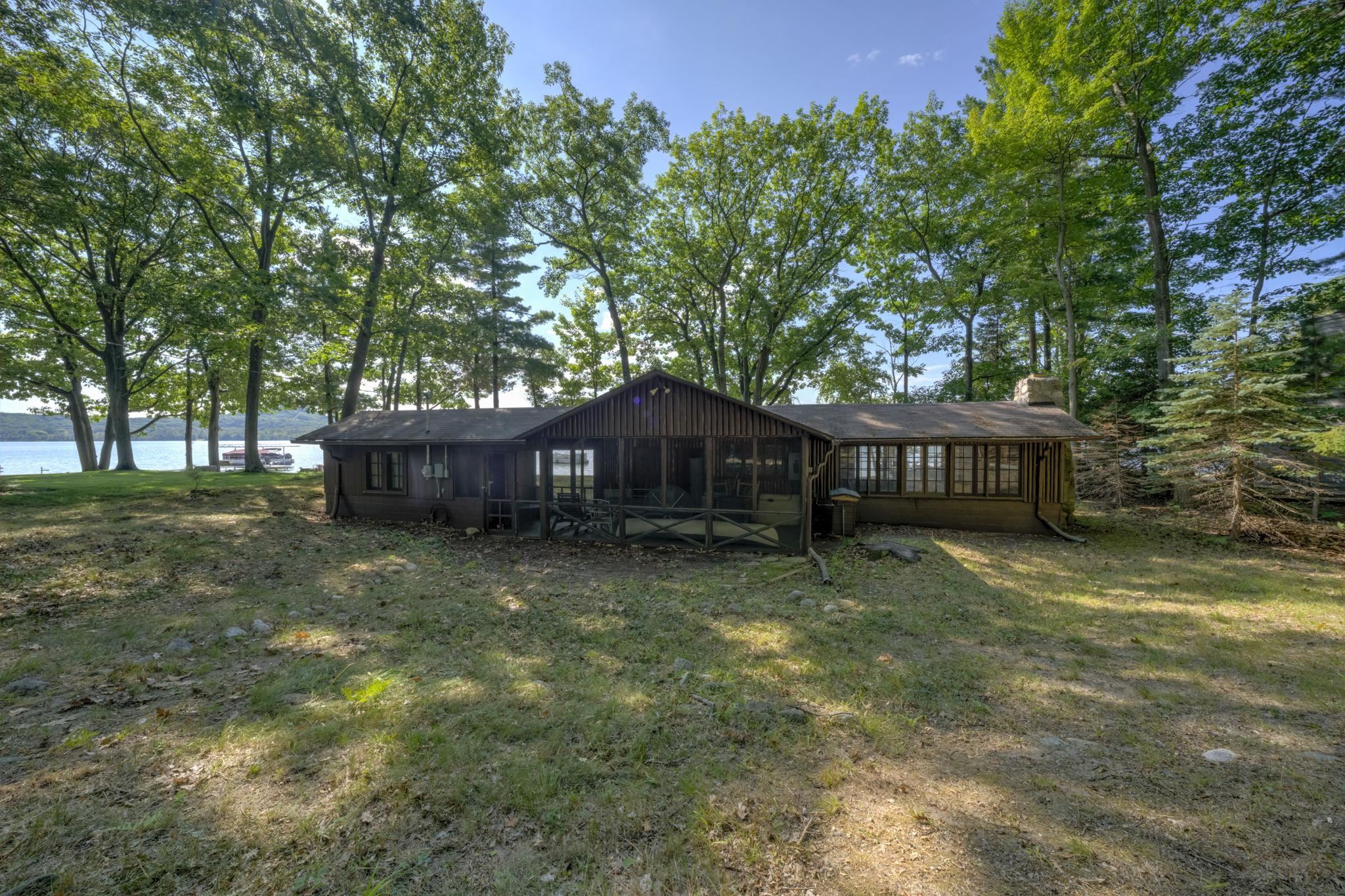 276 E Traverse Lake Road Property Photo 4