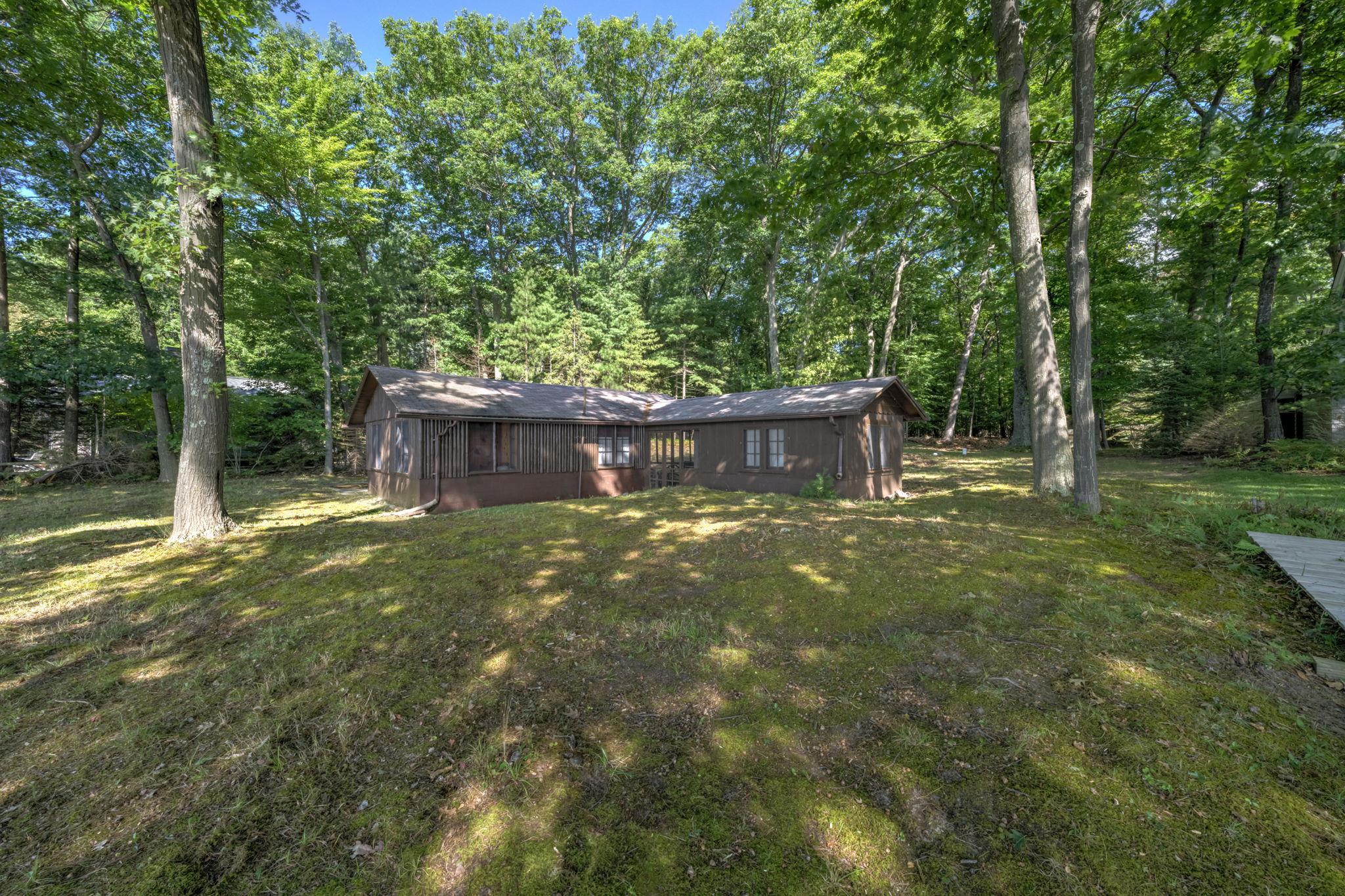 276 E Traverse Lake Road Property Photo 6
