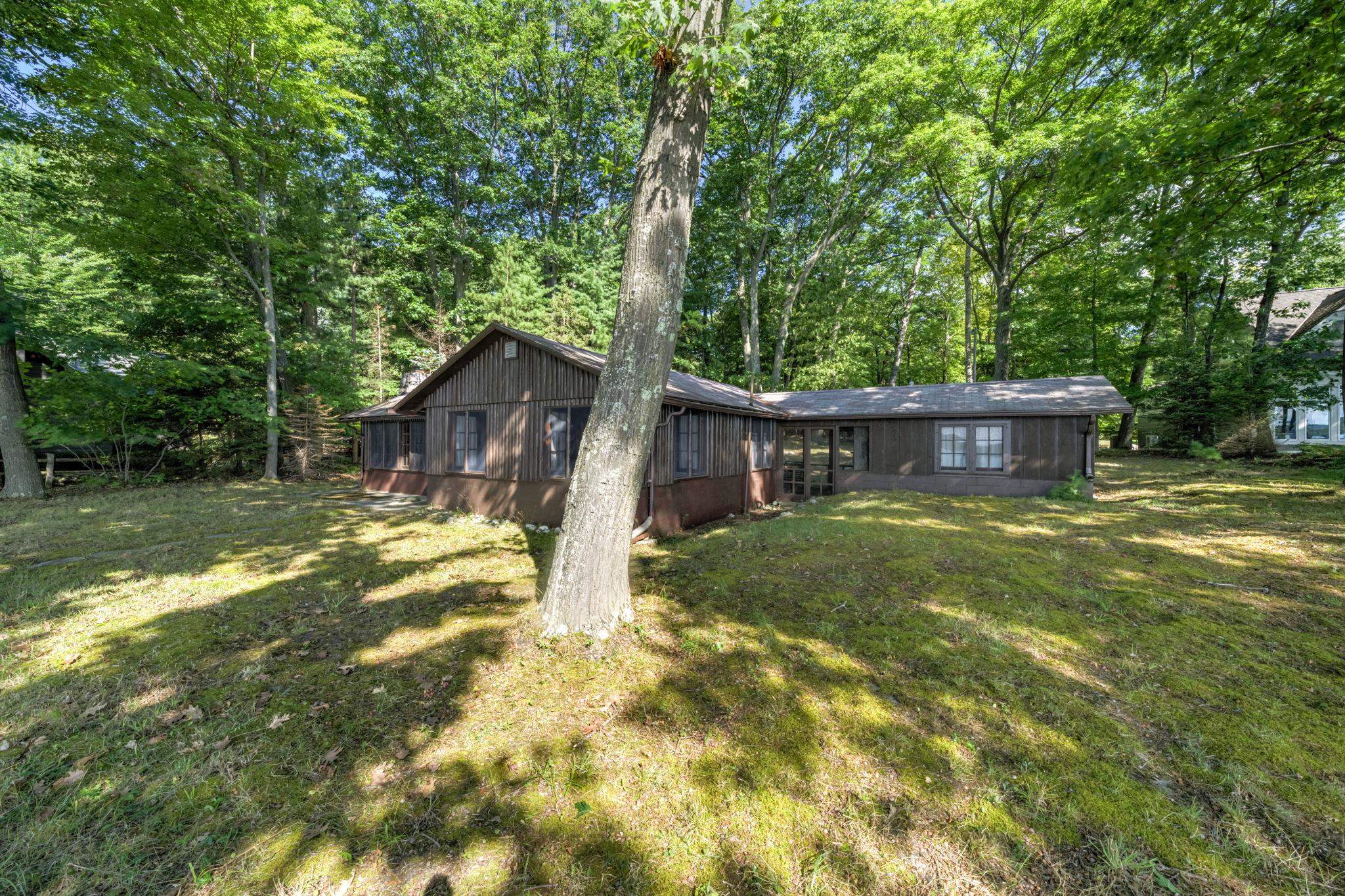 276 E Traverse Lake Road Property Photo 9