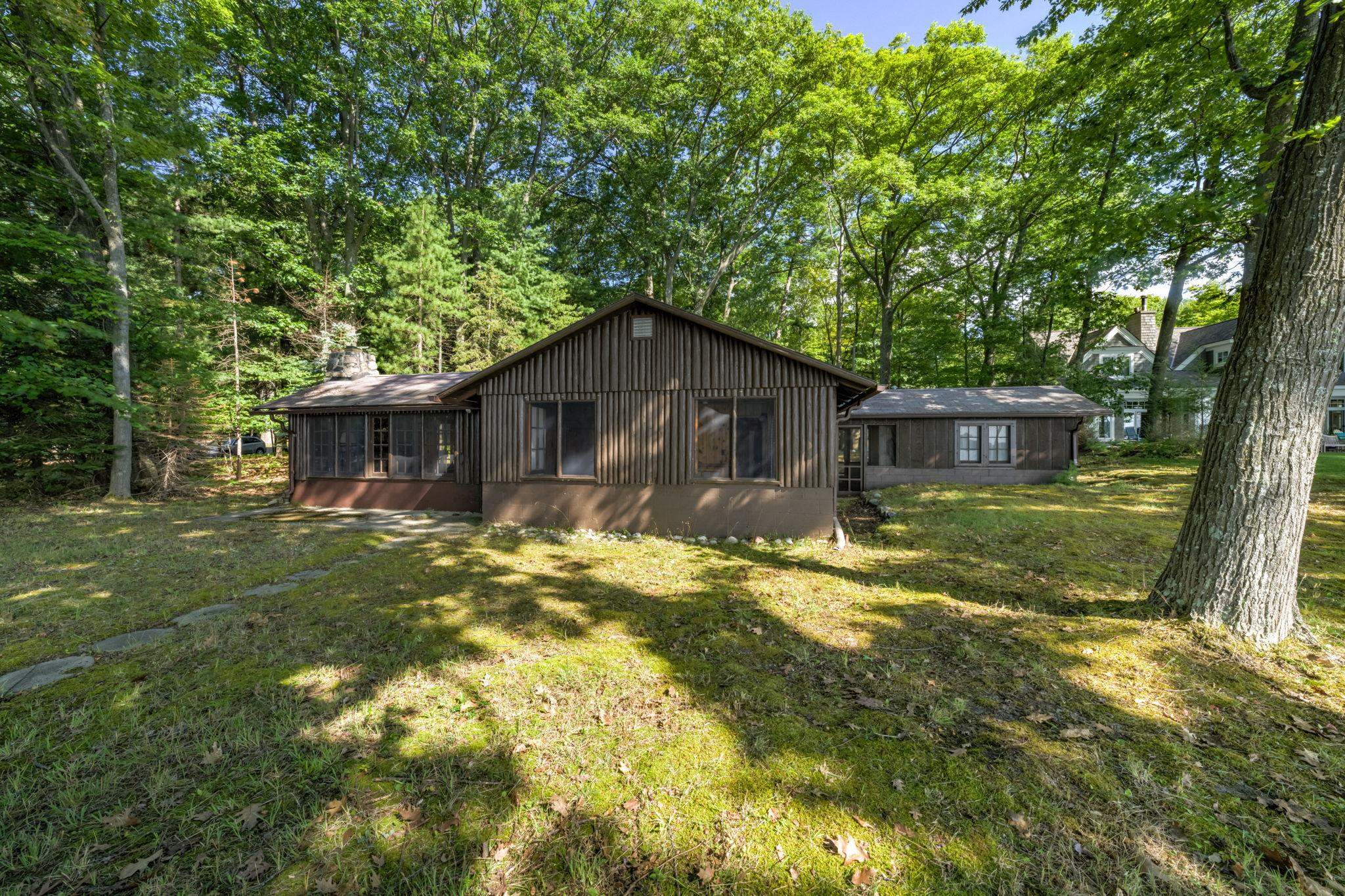 276 E Traverse Lake Road Property Photo 10