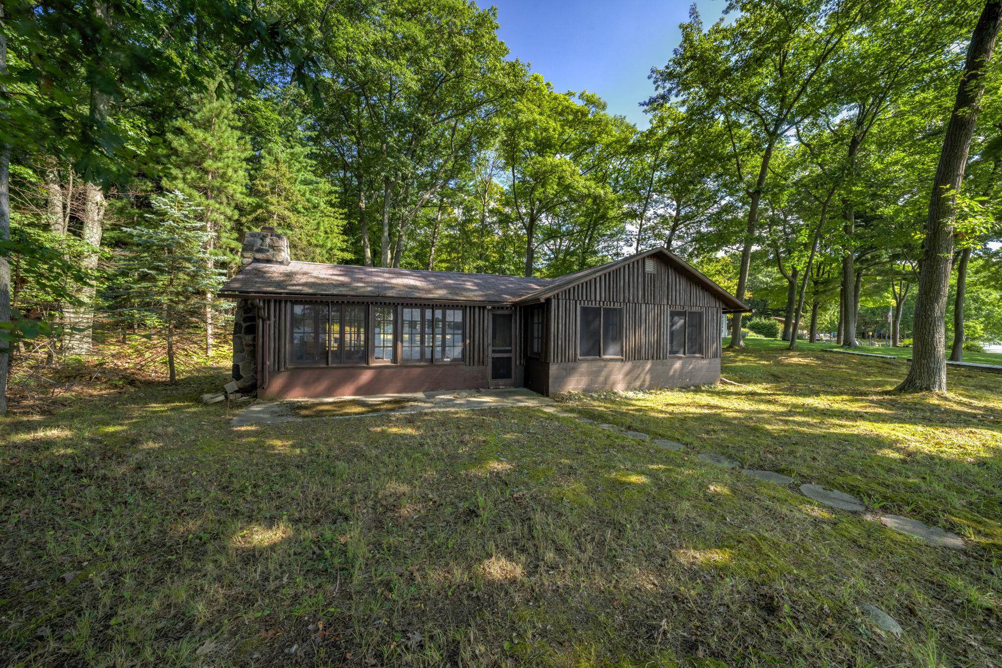 276 E Traverse Lake Road Property Photo 11