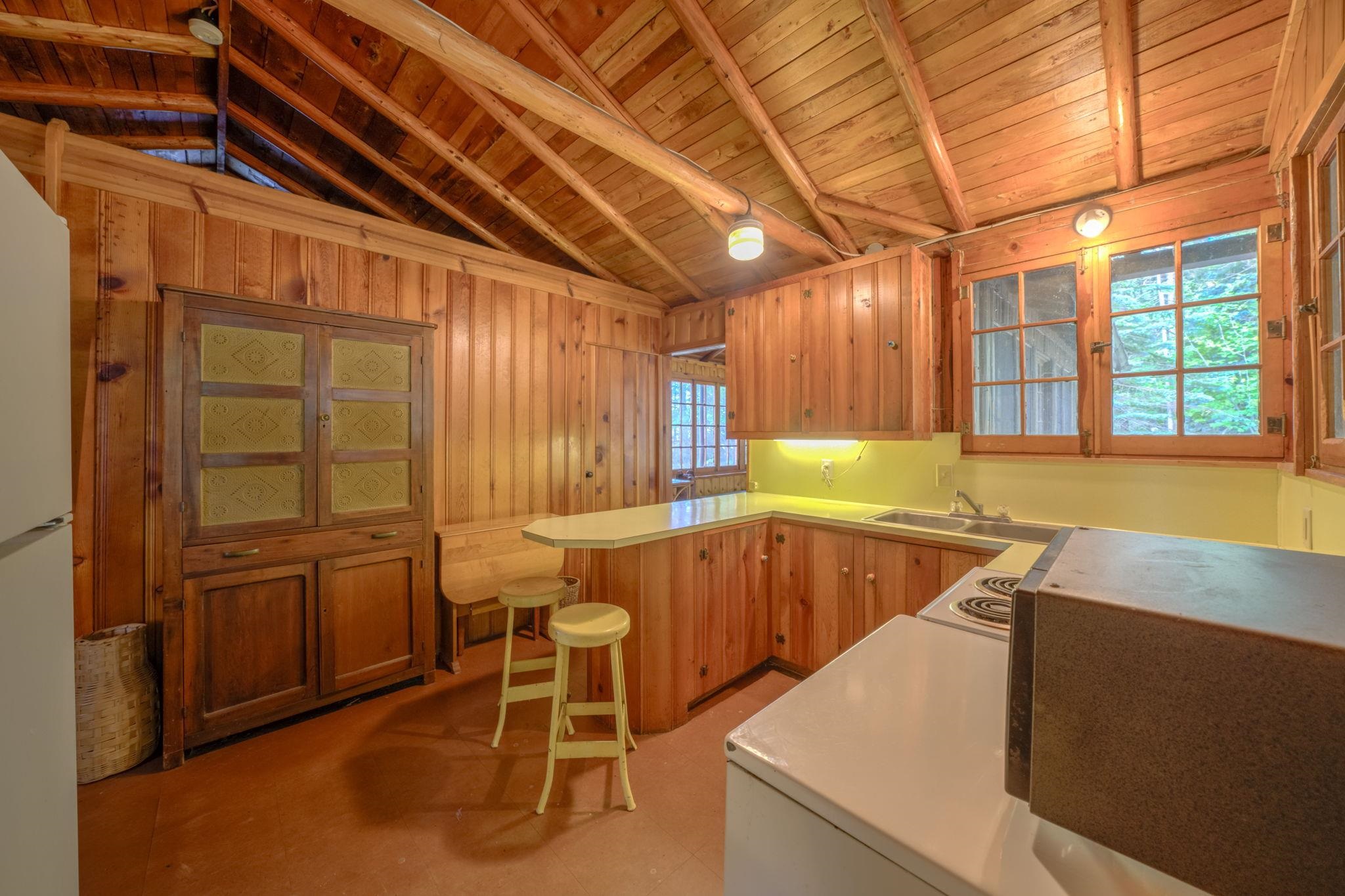 276 E Traverse Lake Road Property Photo 22