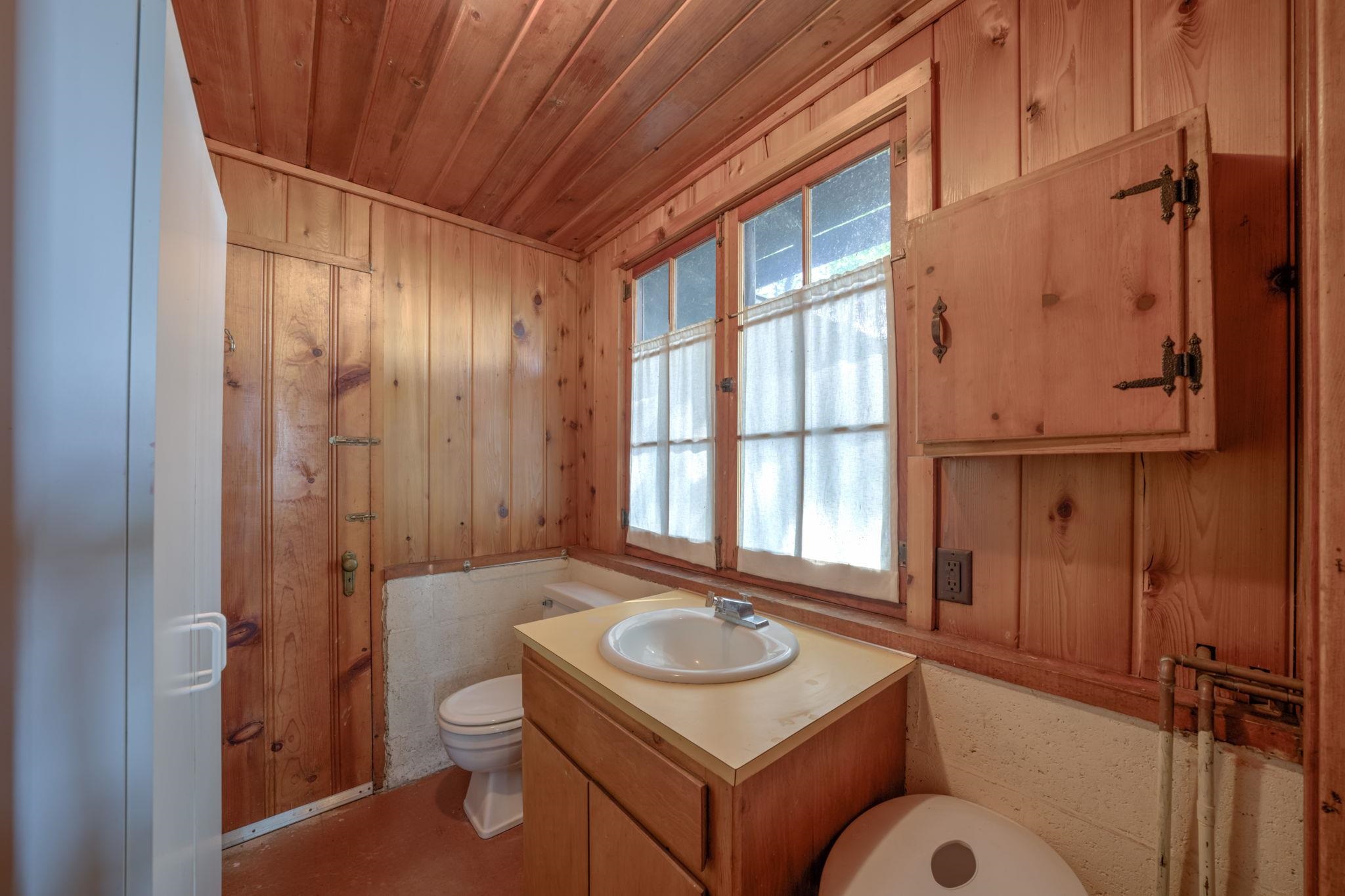 276 E Traverse Lake Road Property Photo 40