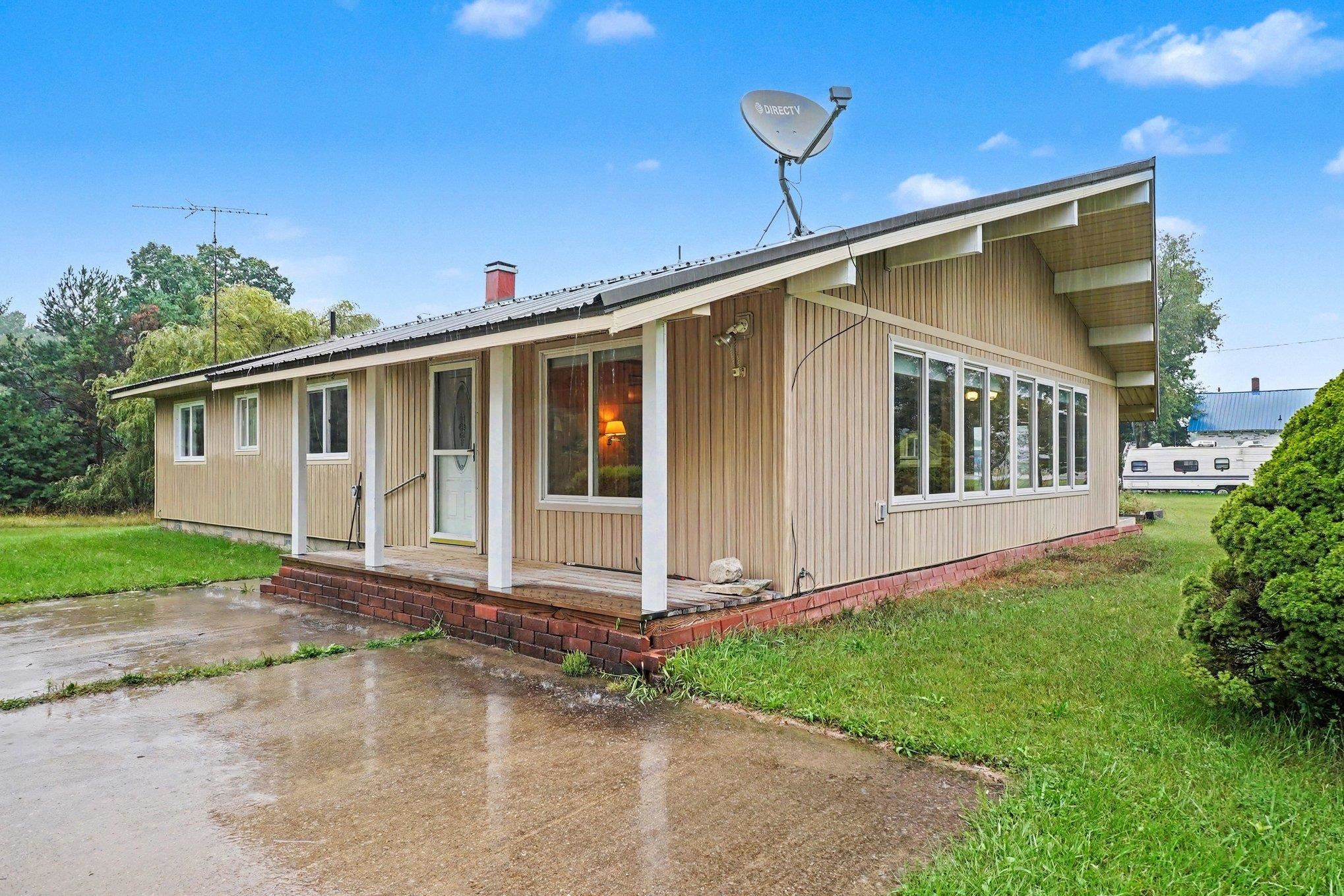 7030 M-55 Property Photo 1