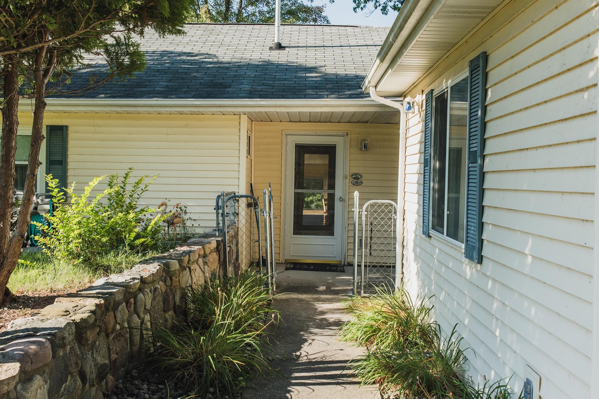 1041 Radov Road Property Photo 3