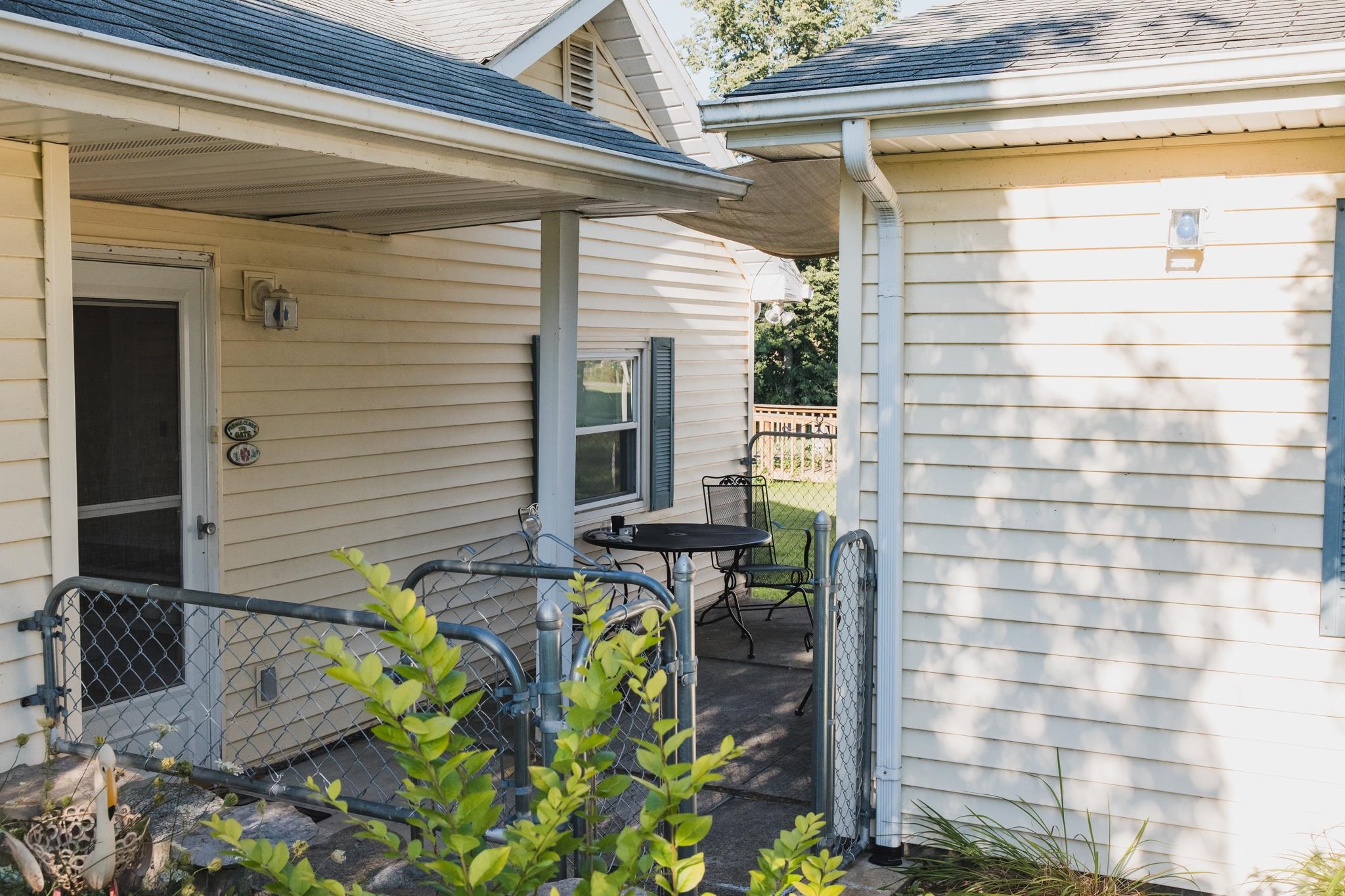 1041 Radov Road Property Photo 4