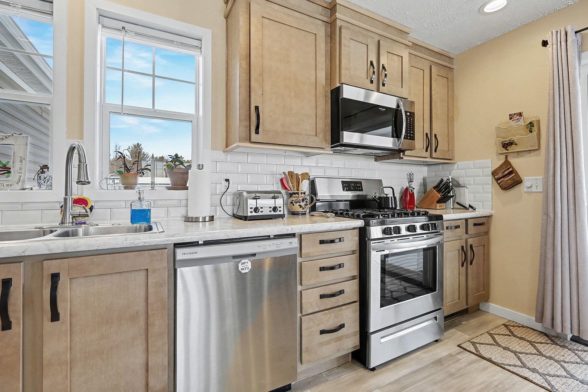 2968 Bowerman Road Property Photo 5