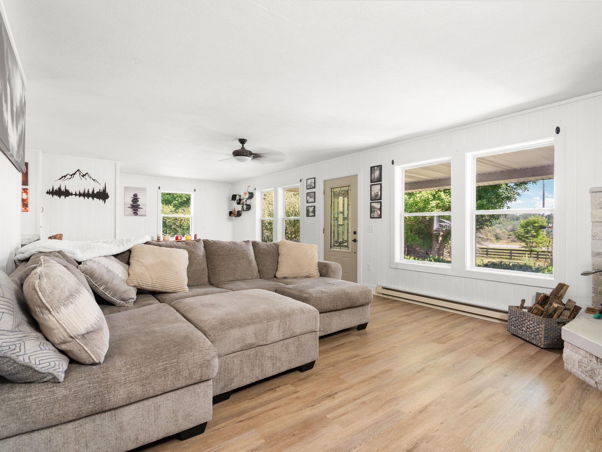 18218 Litzen Road Property Photo 8