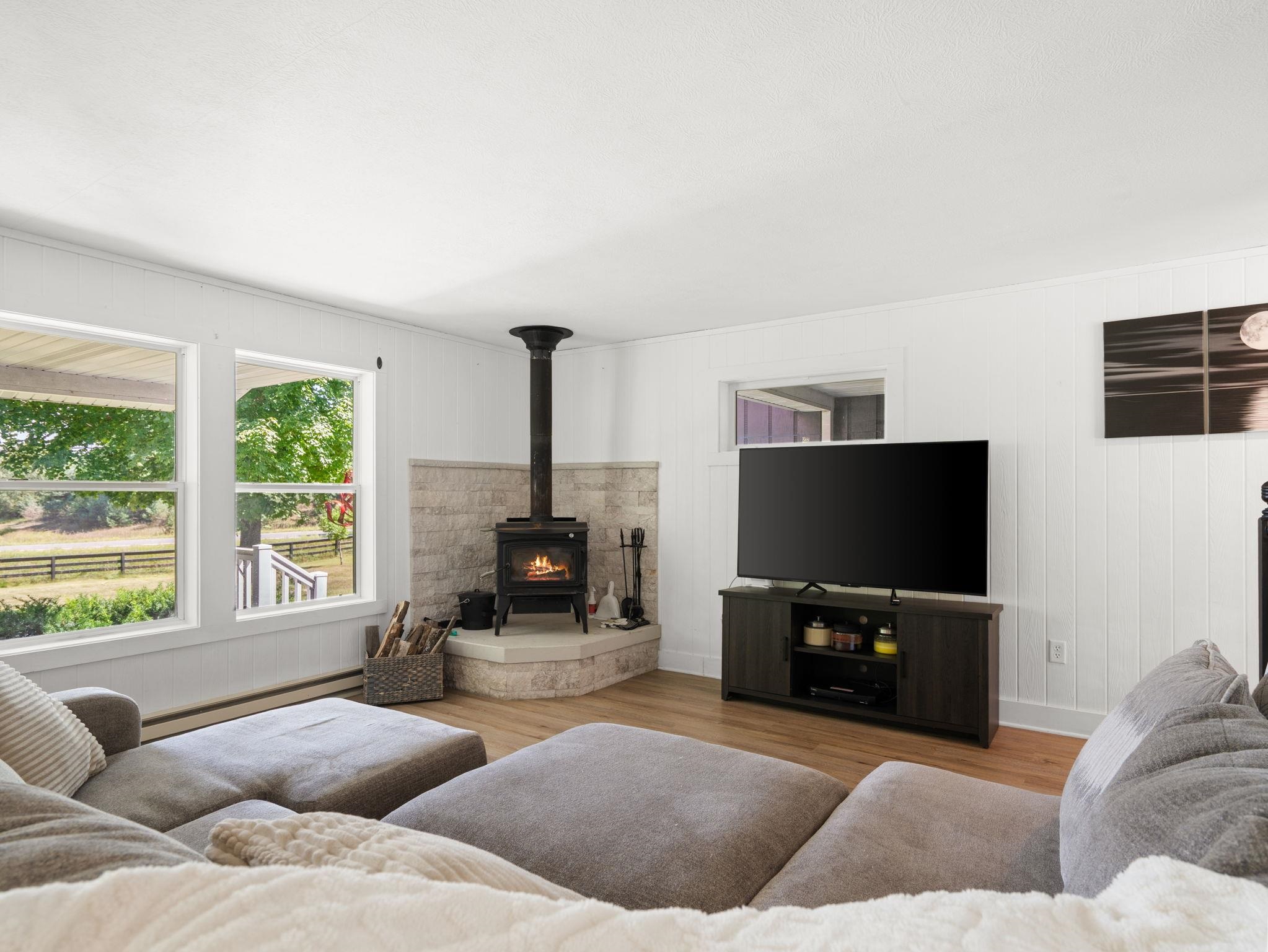 18218 Litzen Road Property Photo 11