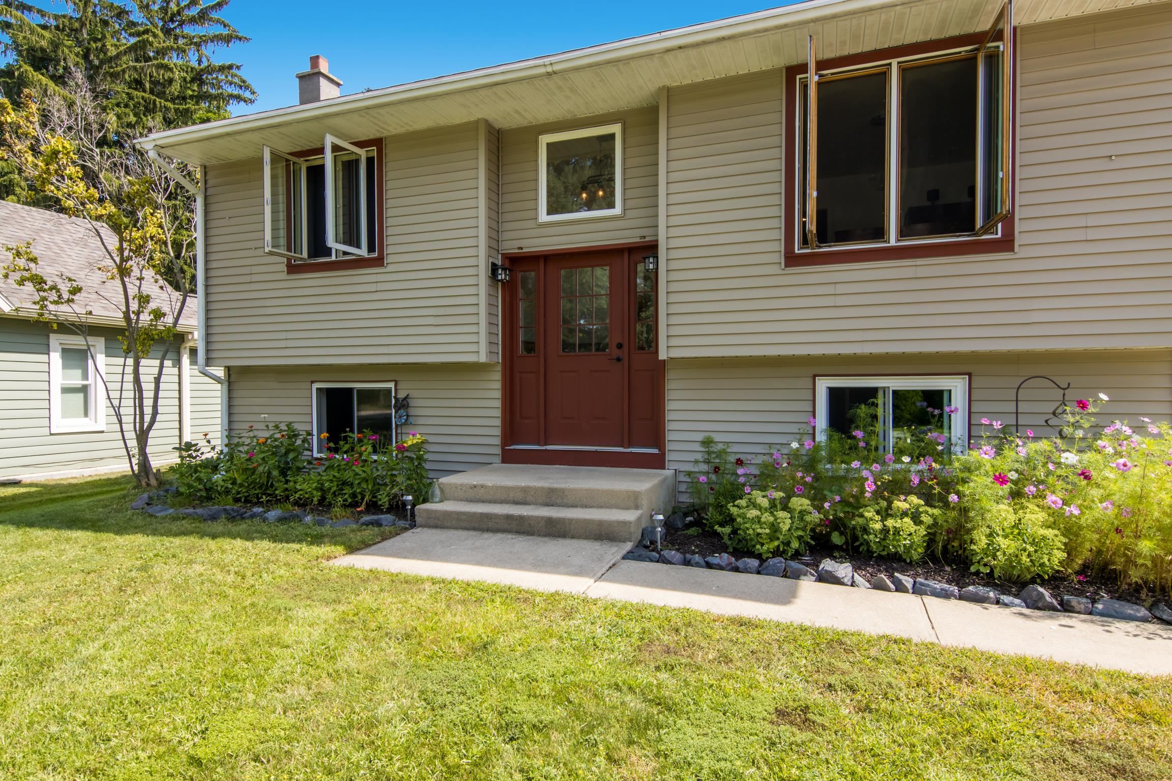613 Spruce Street Property Photo 4