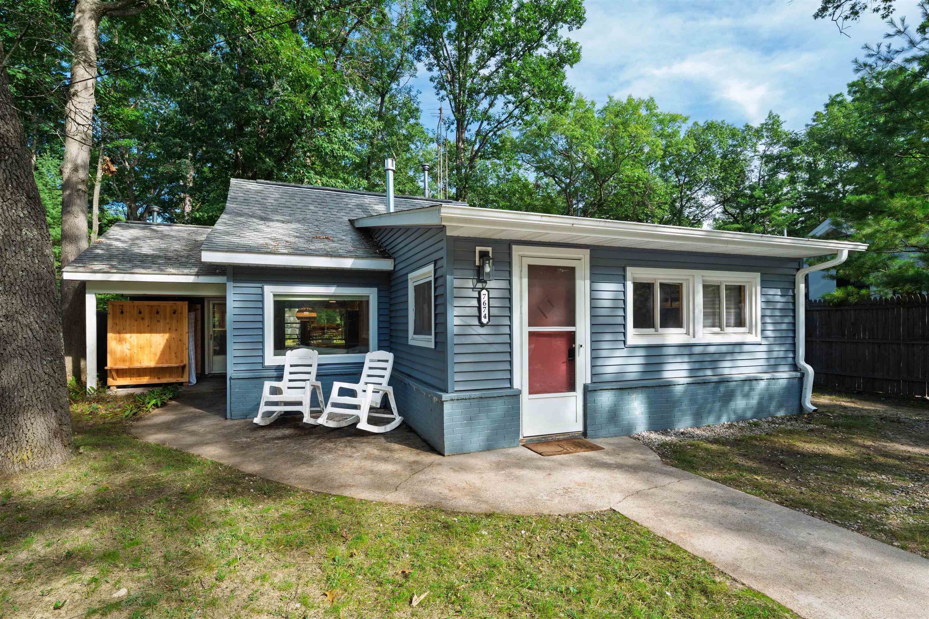 7674 Ladd Drive Property Photo 1