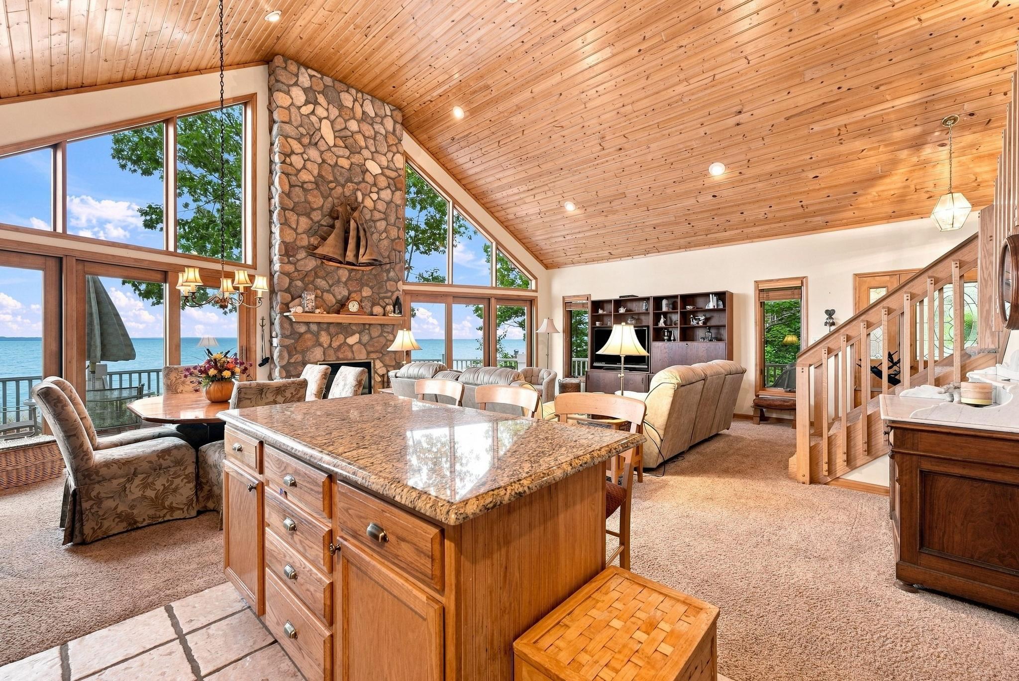13700 N Forest Beach Property Photo 11