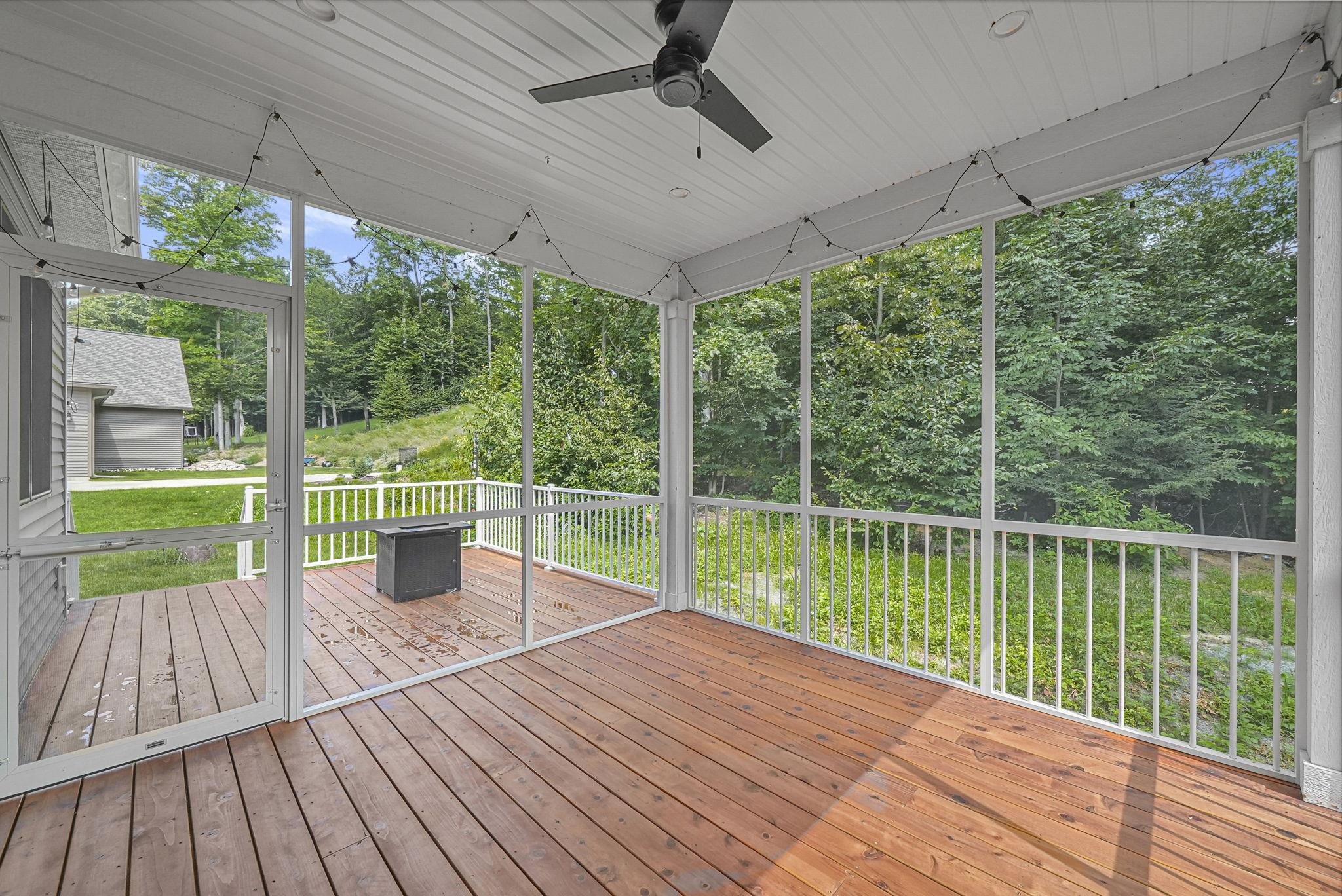 9351 E Summerfield Drive Property Photo 6