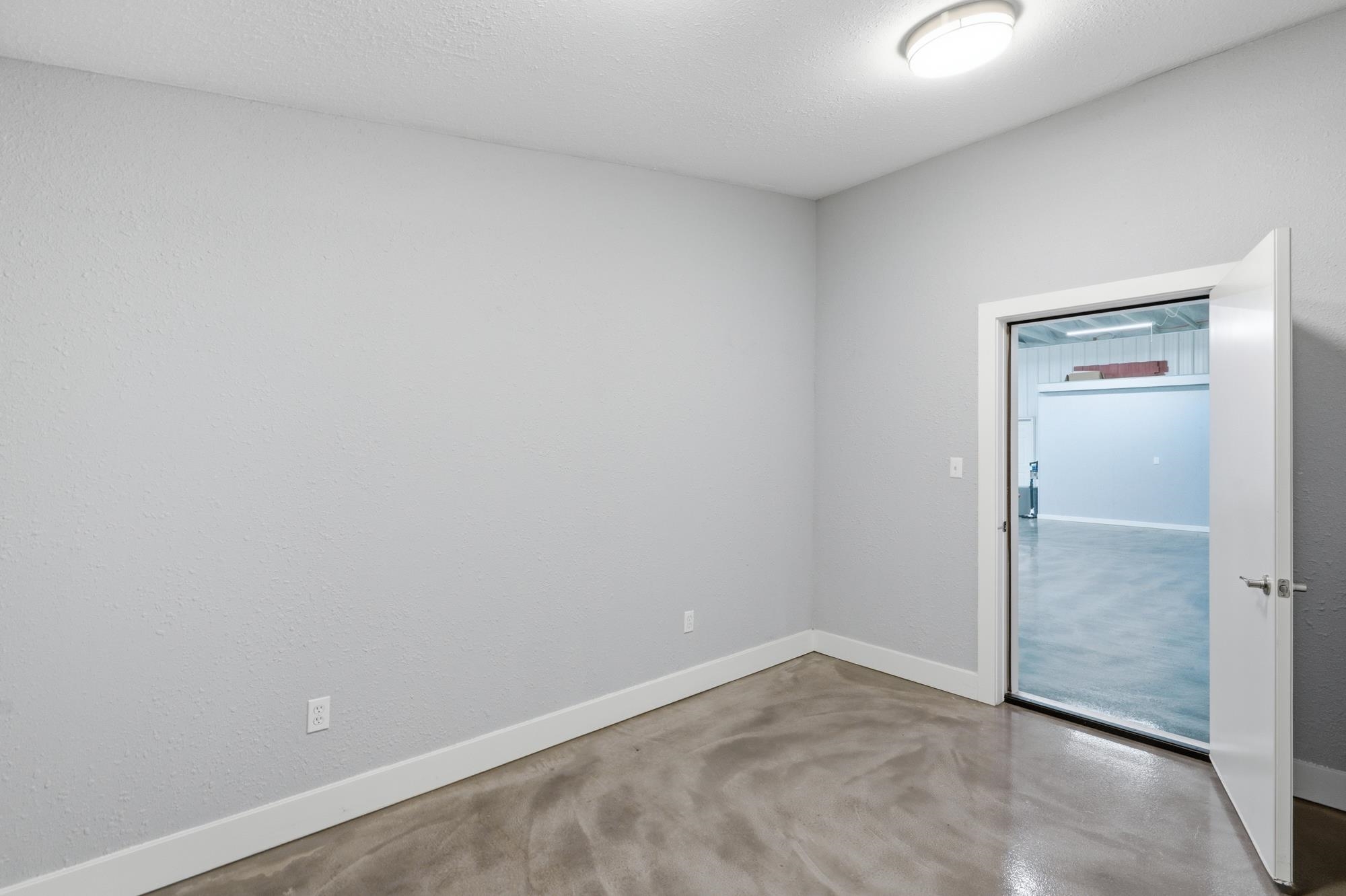4135 Shadynook Road Property Photo 17