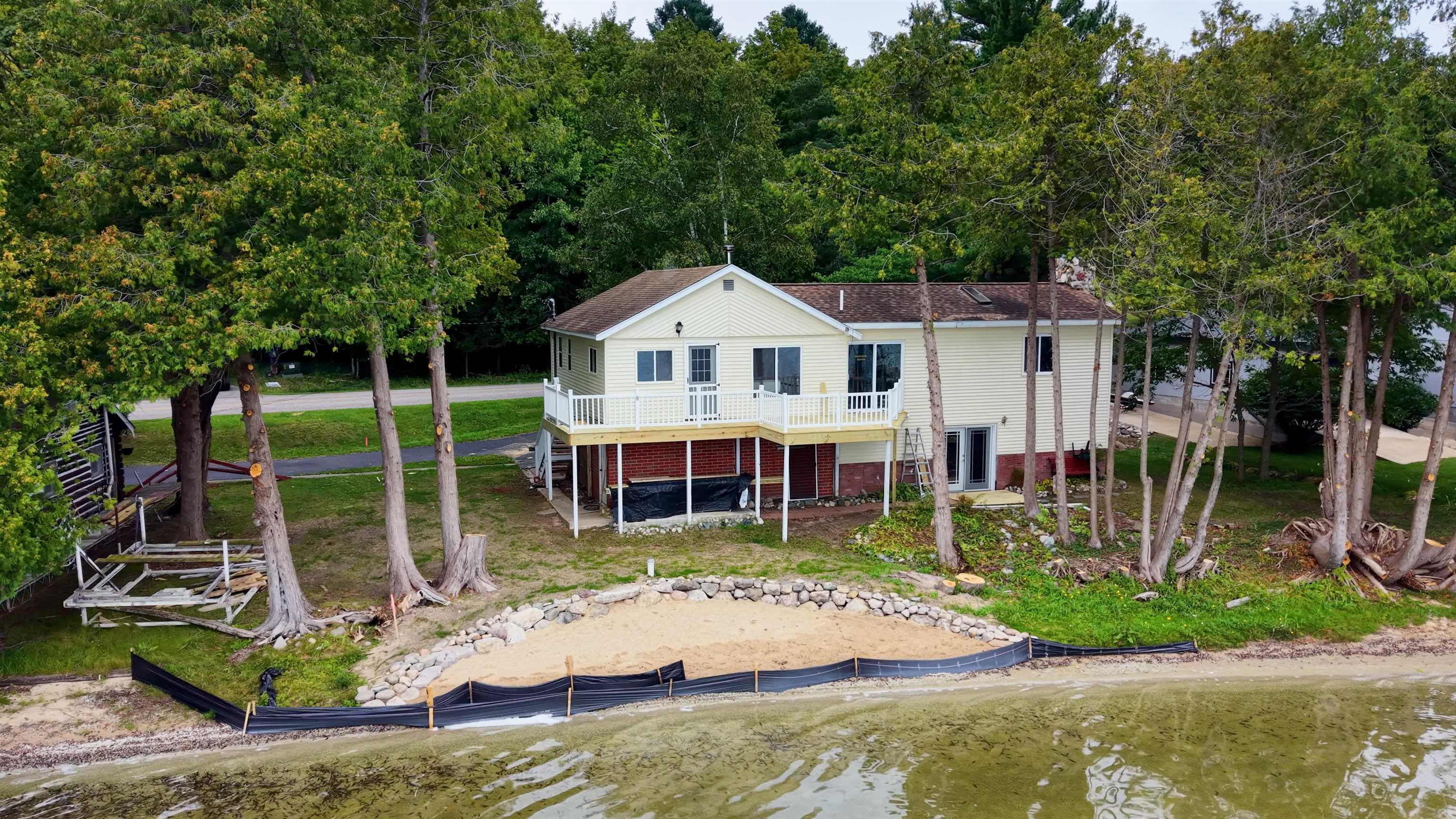 110 S Intermediate Lake Property Photo 9