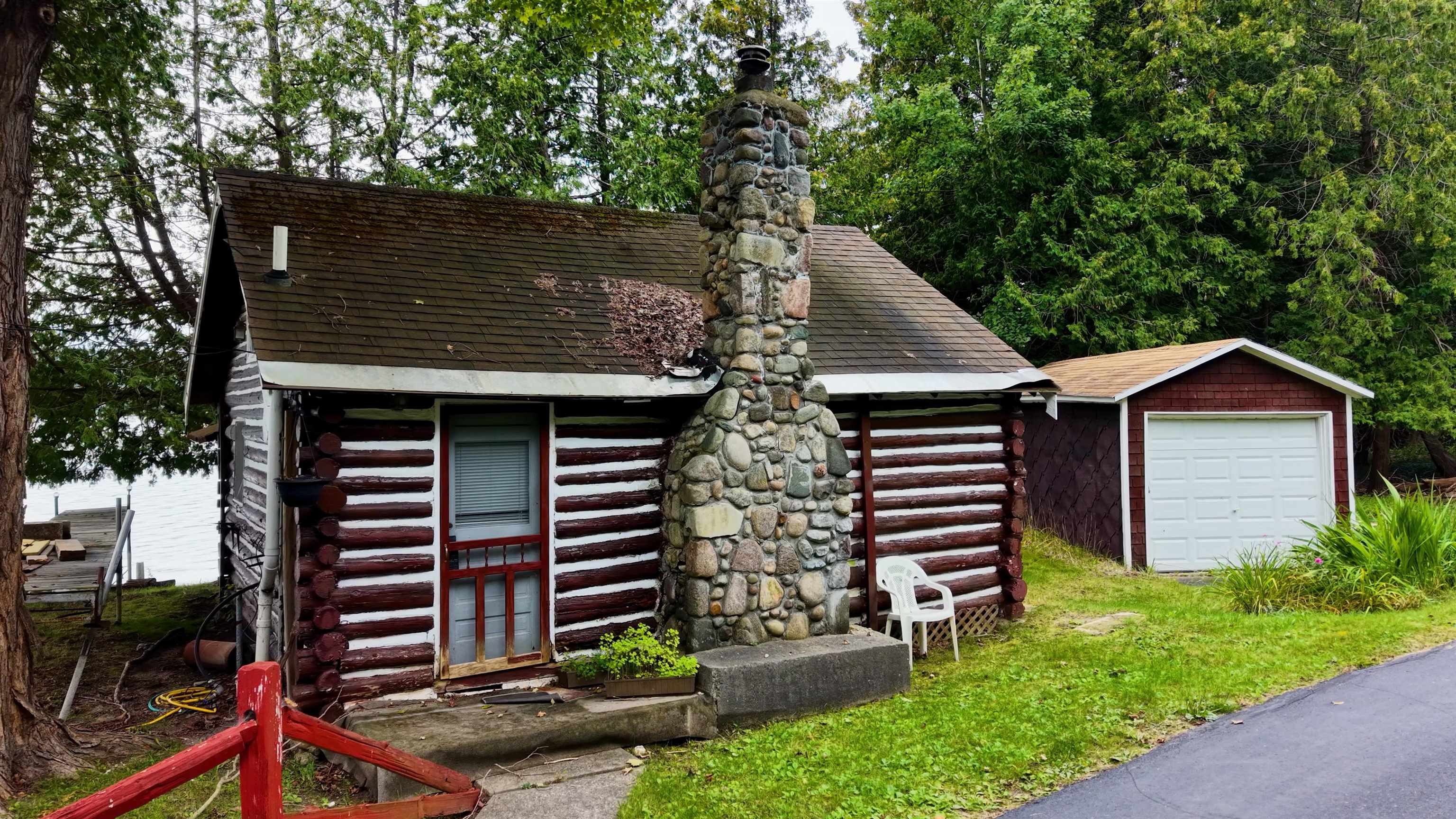 110 S Intermediate Lake Property Photo 17