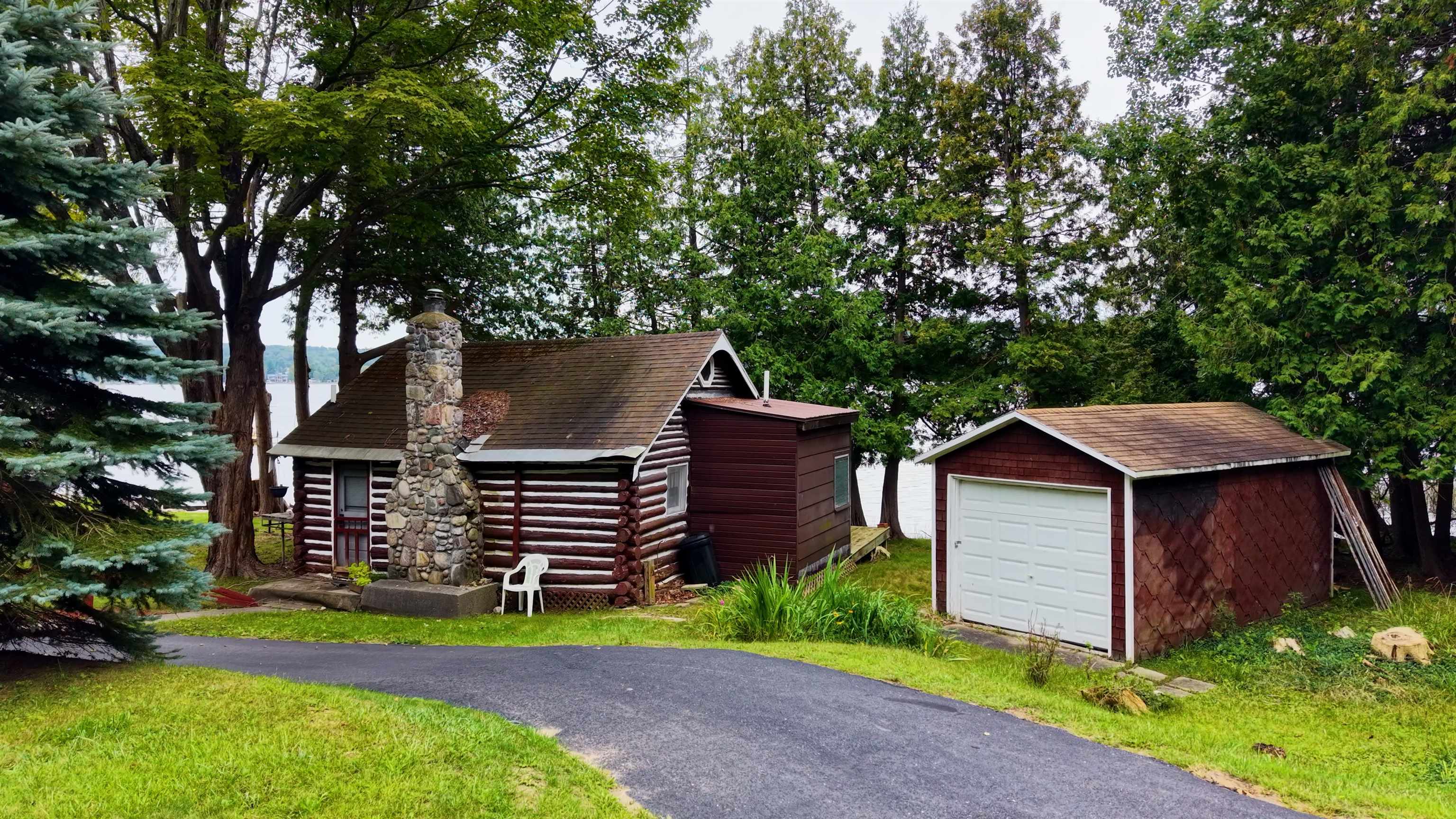 110 S Intermediate Lake Property Photo 19