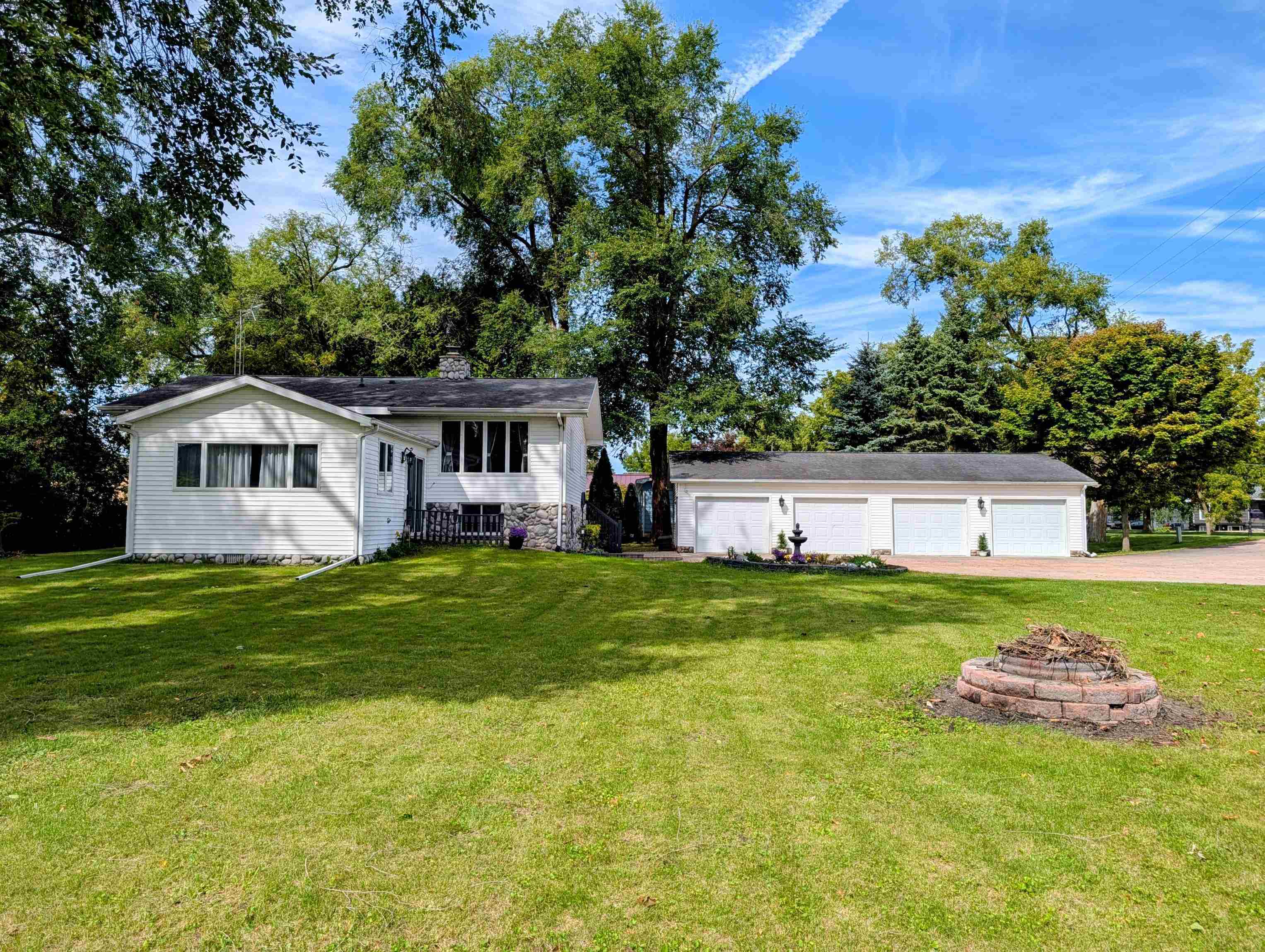 426 E Michigan Avenue Property Photo 1
